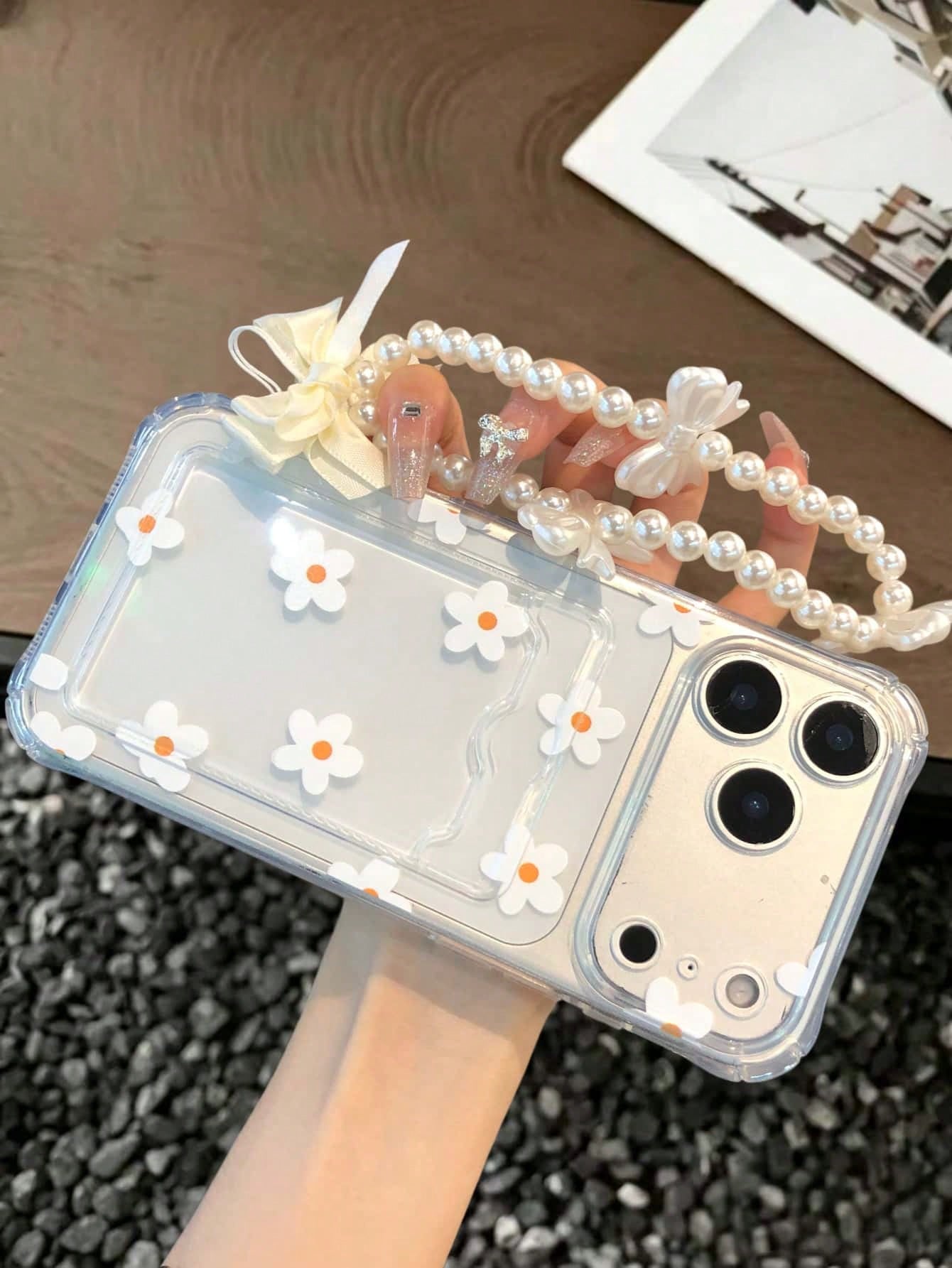 1pc Transparent TPU Card Slot Full Coverage Anti-Drop Phone Case, White Floral Pattern, Four-Corner Airbag Shock Absorption, Full Lens Protection, Matching Pearl Bow Wrist Strap, Phone Lanyard, Girly