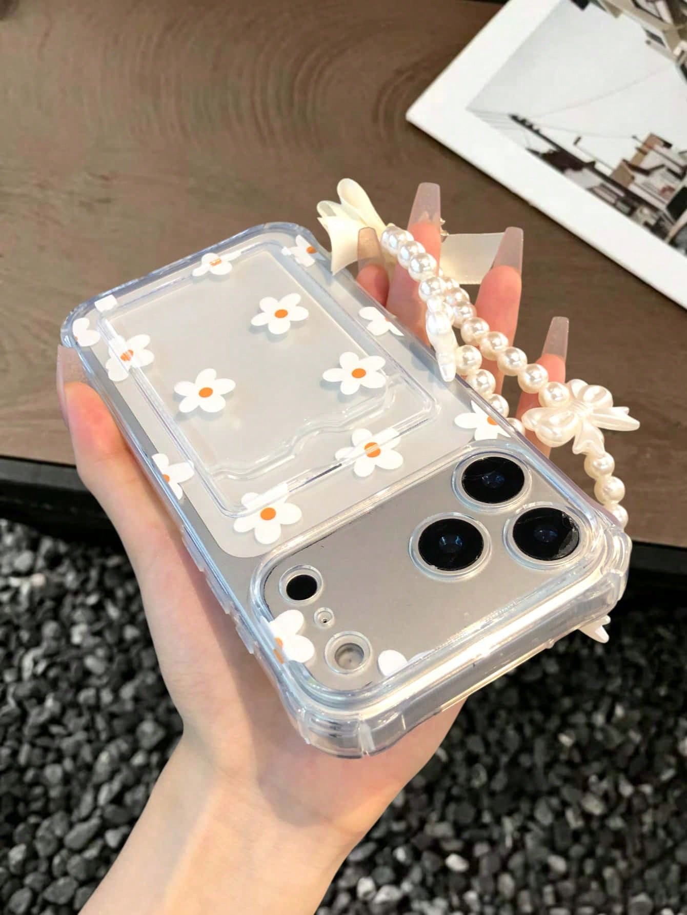 1pc Transparent TPU Card Slot Full Coverage Anti-Drop Phone Case, White Floral Pattern, Four-Corner Airbag Shock Absorption, Full Lens Protection, Matching Pearl Bow Wrist Strap, Phone Lanyard, Girly