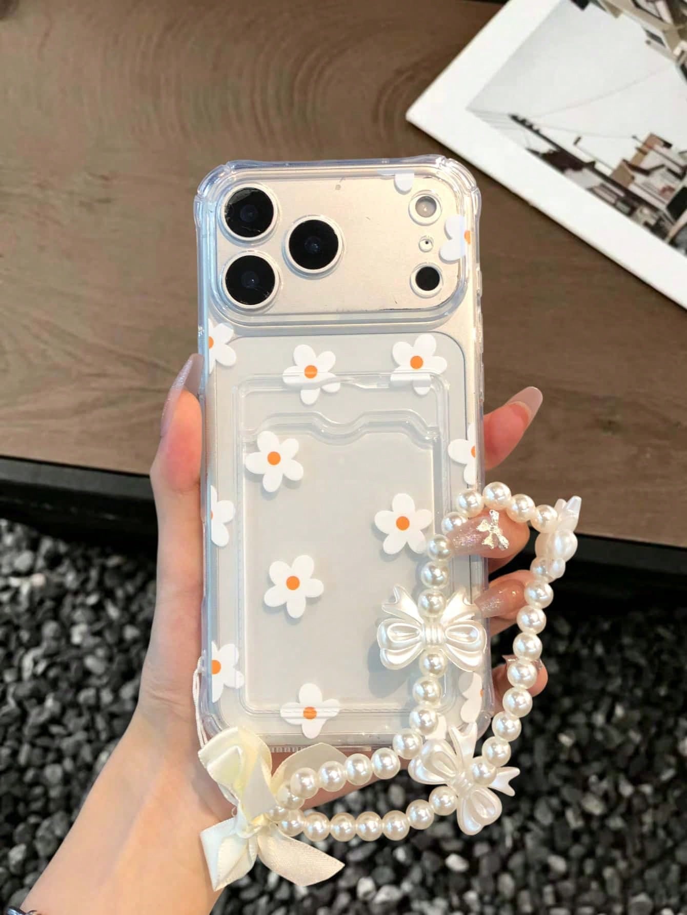 1pc Transparent TPU Card Slot Full Coverage Anti-Drop Phone Case, White Floral Pattern, Four-Corner Airbag Shock Absorption, Full Lens Protection, Matching Pearl Bow Wrist Strap, Phone Lanyard, Girly
