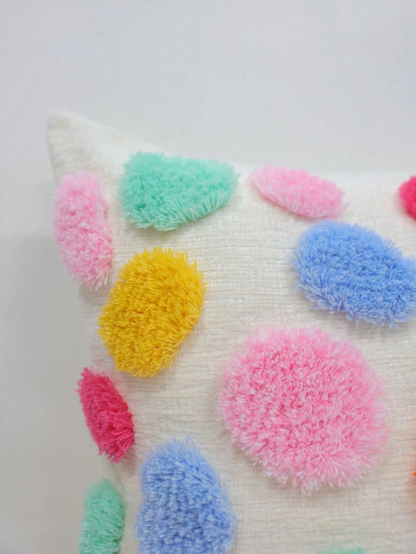 1pc, Tufted Colorful Ball, 45cm*45cm, Chenille Comfortable Modern Home Decor Pillowcase, Suitable For Sofa, Bed And Bedroom Decoration, Indoor And Outdoor Use, Pillow Insert Not Included