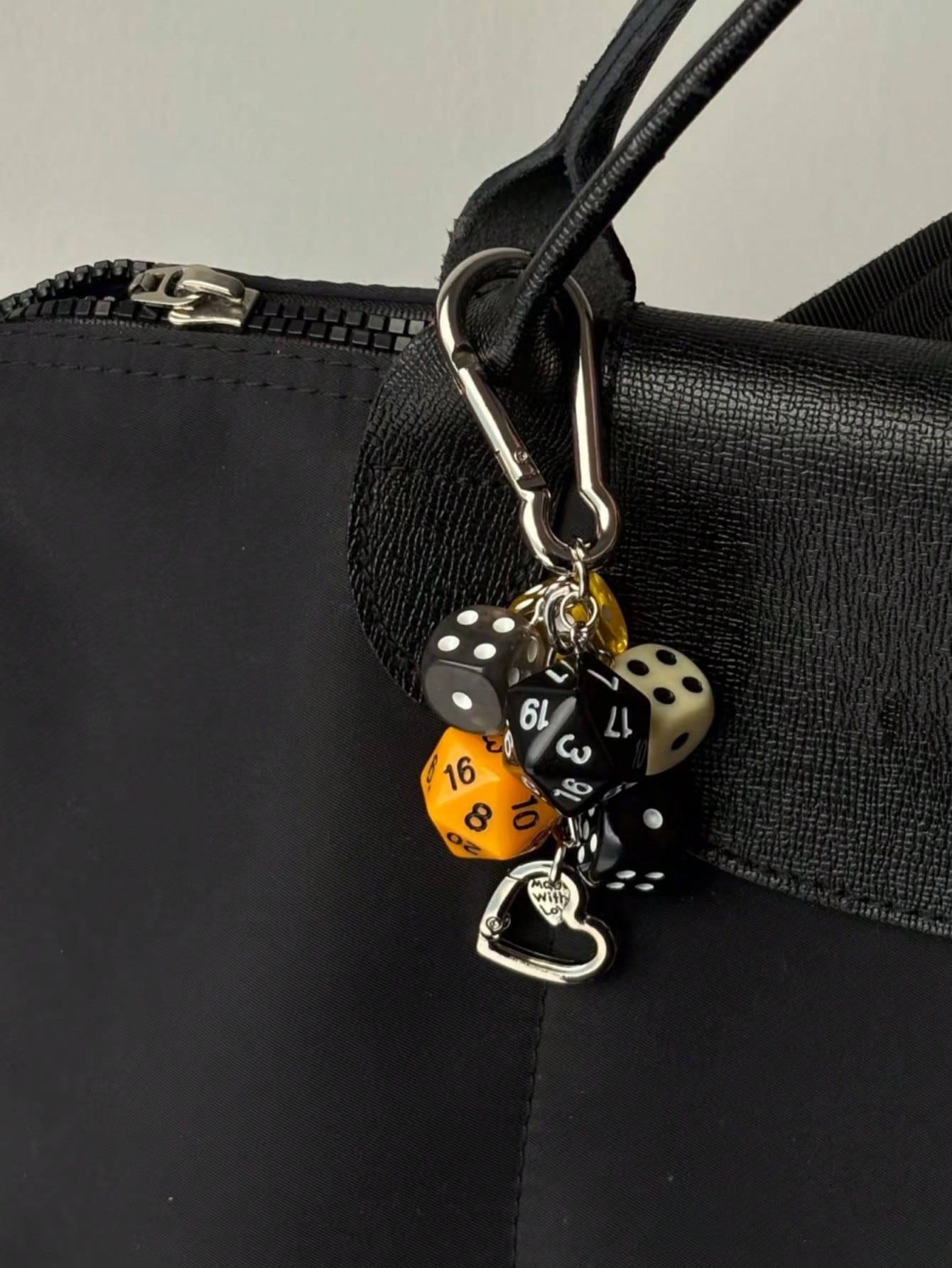 1pc Unisex Handmade Fate Dice Keychain Personalized Subculture Y2K Accessory Contrast Color Bag Hanging Decor Keychain Accessories Small Gifts Y2K Thanksgiving