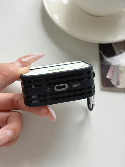 1pc Wavy Edge Leather Texture Earphone Protective Case, Light Blue Floral & "Nice" Letter Print, Black Metal Carabiner Hook, Soft TPU Full Coverage Shockproof Protective Cover, Compatible With AirPods