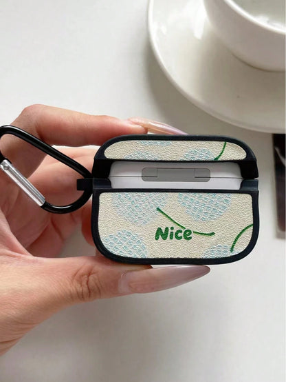 1pc Wavy Edge Leather Texture Earphone Protective Case, Light Blue Floral & "Nice" Letter Print, Black Metal Carabiner Hook, Soft TPU Full Coverage Shockproof Protective Cover, Compatible With AirPods