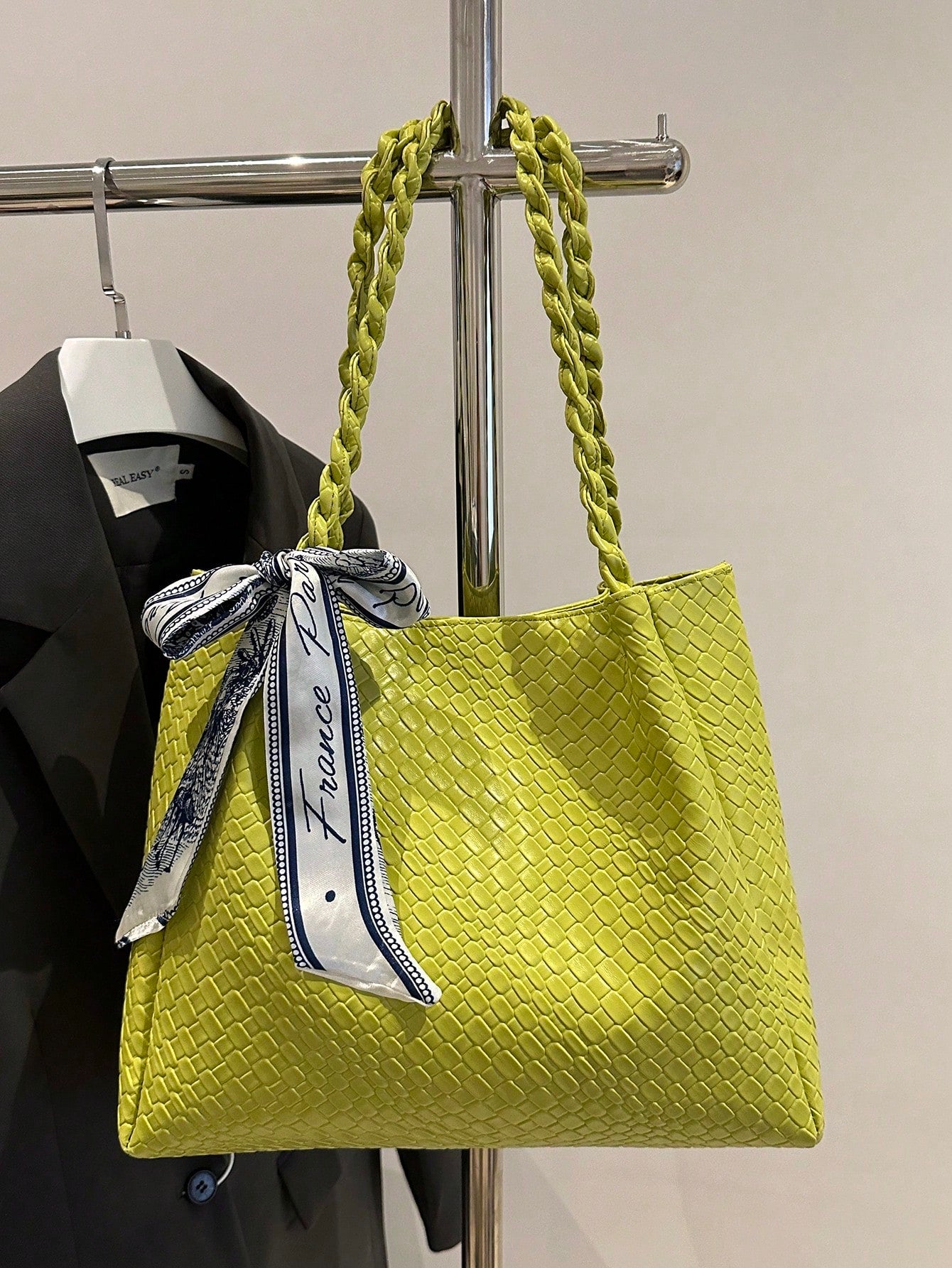 1pc Women's Casual Commute Tote Bag, Large Capacity, 2025 New Solid Color Minimalist Design, Versatile Shoulder Bag, Unique Embossed Pattern, Comfortable Strap, Suitable For University, Shopping, Outi