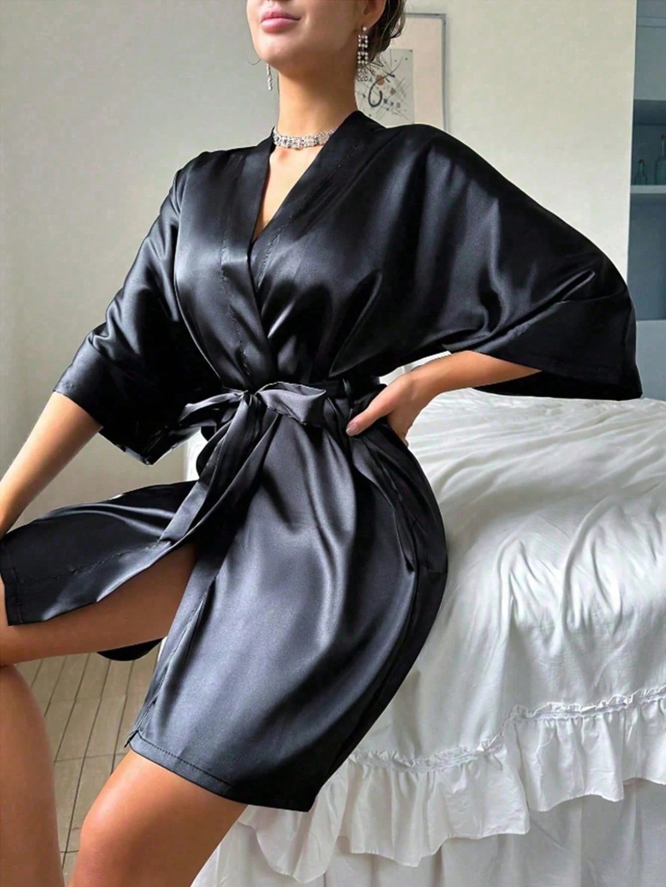 1PC Women's Solid Elegant Tie Belt Short Satin Silk Robe Soft Sleepwear For Bride Bridesmaid Homecoming Fall Winter Nightwear Loungewear Bathrobe Holiday Gift Valentine's Day