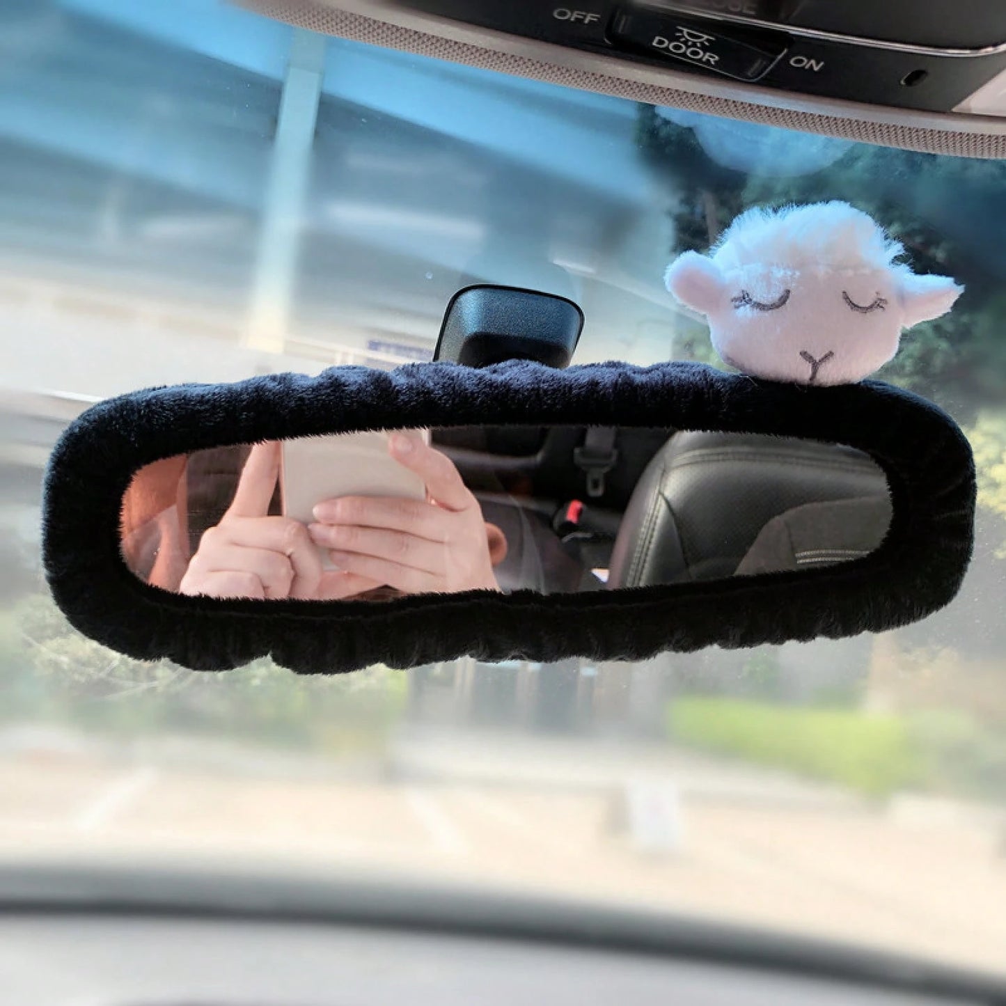 1PCS Creative Cute Bear Car Rearview Mirror Cover New Cartoon Electric Car Rearview Mirror Car Interior Decoration