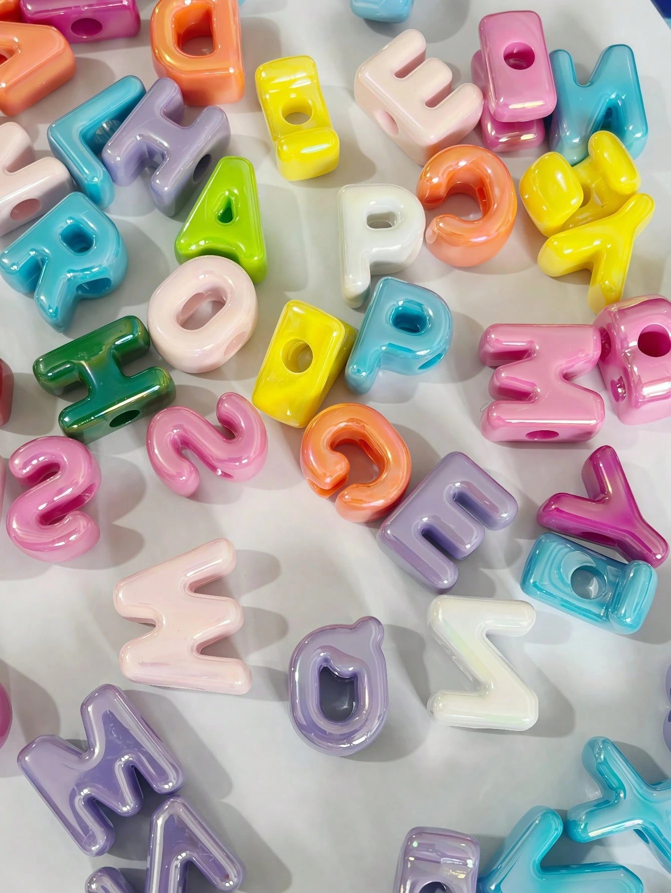 20/50pcs Random Style Acrylic Colorful Letter Beads, Includes 26 Creative English Letters (Upgraded Version), DIY Beading Accessories, Suitable For Making Bracelets, Necklaces, Keychains, Pet Collars
