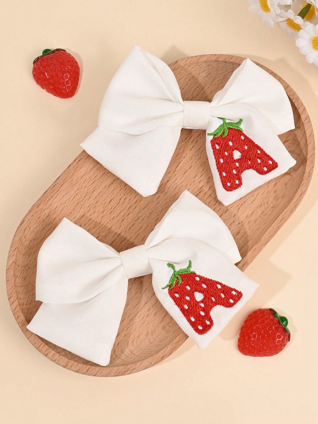 2pcs 26 Letters Strawberry Embroidered Hair Bows For Baby Cute Fruit Hair Clips Soft Fabric Alligator Clips For Wedding Birthday Party Casual Everyday Headpiece Sweet Strawberry Hairpins Holiday Gift