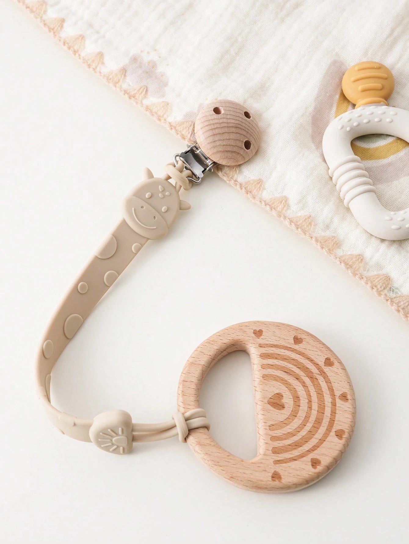 2pcs Baby Silicone Pacifier Clips, Dinosaur & Giraffe Pattern, Anti-Drop Pacifier Clips, Teething Clips, Baby Supplies, Newborn Gift