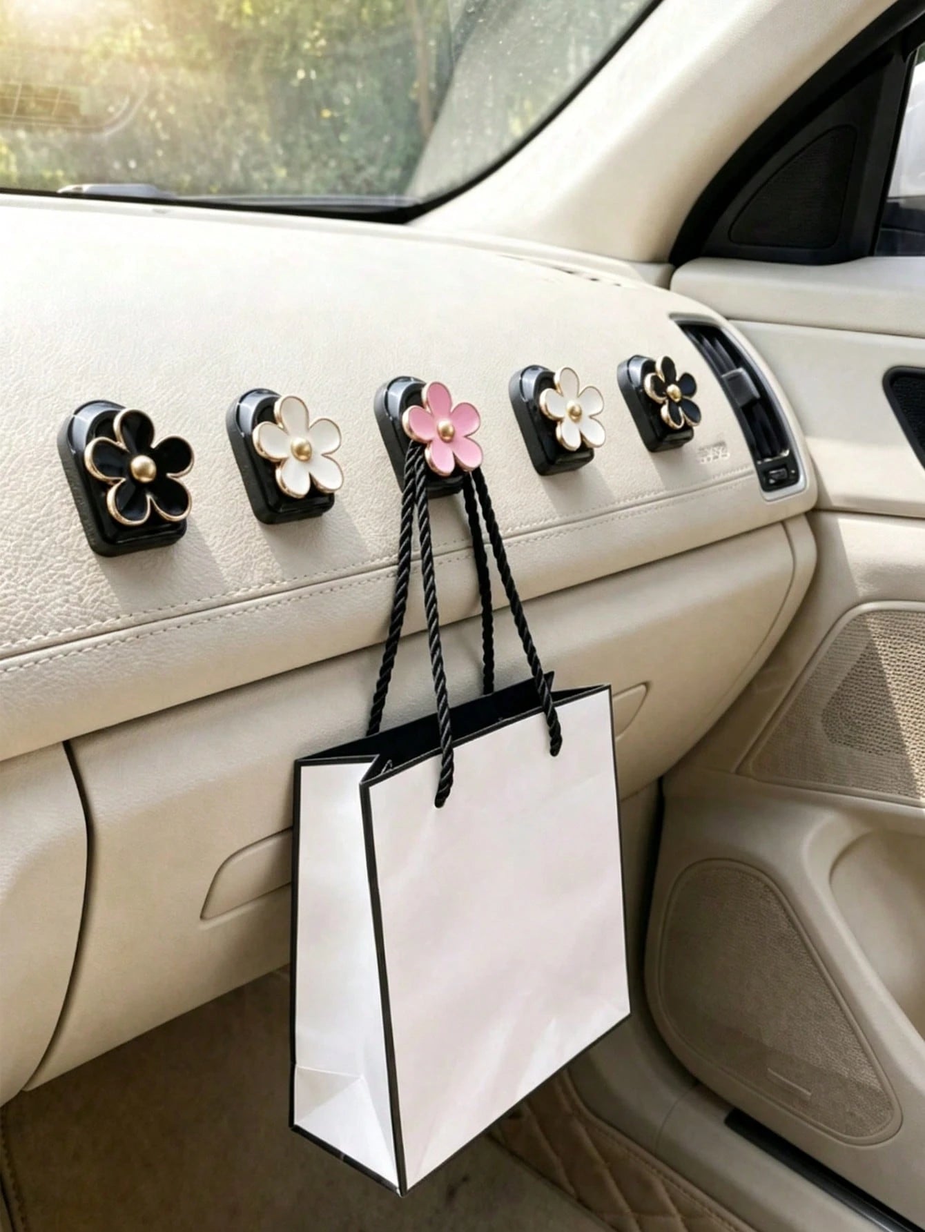 2pcs Car Adhesive Mini Hooks, Flower-Shaped Car Storage Hooks, Suitable For Dashboard Storage And Home Use, Can Hang Bags, Keys And Other Interior Decorative Accessories