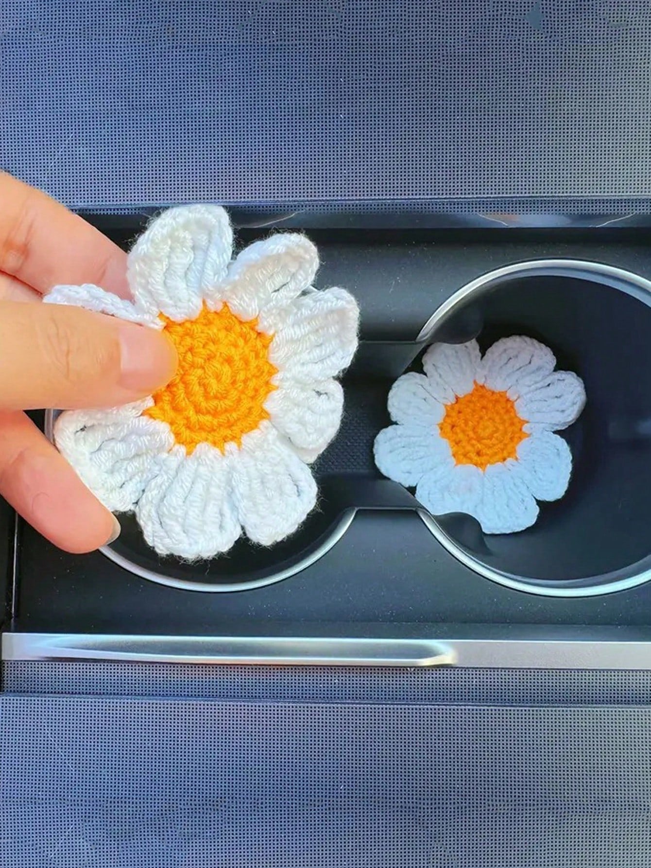 2pcs Hand-Knitted Flower Cup Coasters, Cute Daisy Floral Car Cup Mat Handmade Coasters For Car Interior Decor