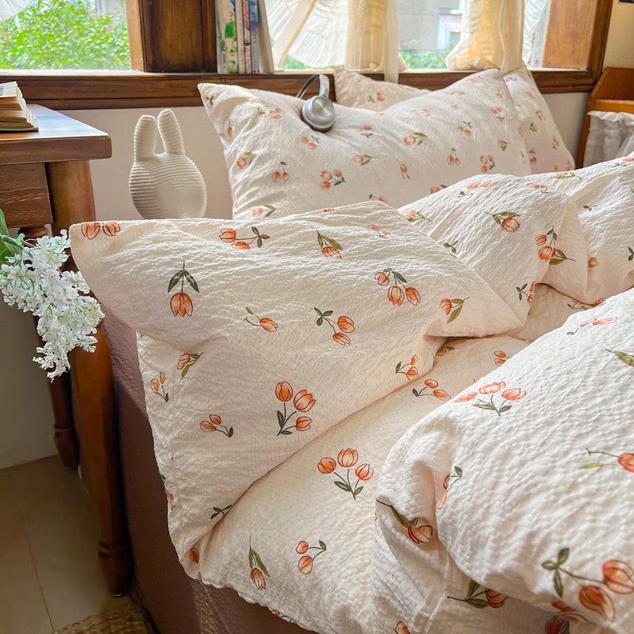 3/4pcs Orange Tulip Pattern Duvet Cover Set, French Country Style Bubble Gauze Duvet Cover, Reversible, Soft And Breathable, Machine Washable, Hand Washable, Vintage European Country Aesthetic Bedding
