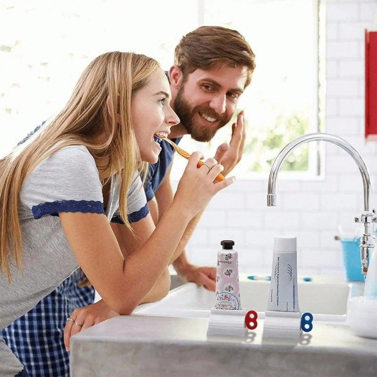 3 Counts Rolling Tube Toothpaste Squeezer Toothpaste Seat Holder Stand Rotate Toothpaste Dispenser For Bathroom Gift Hand Plastic Aluminium Cream Tool Manual Toothpaste Wringer.