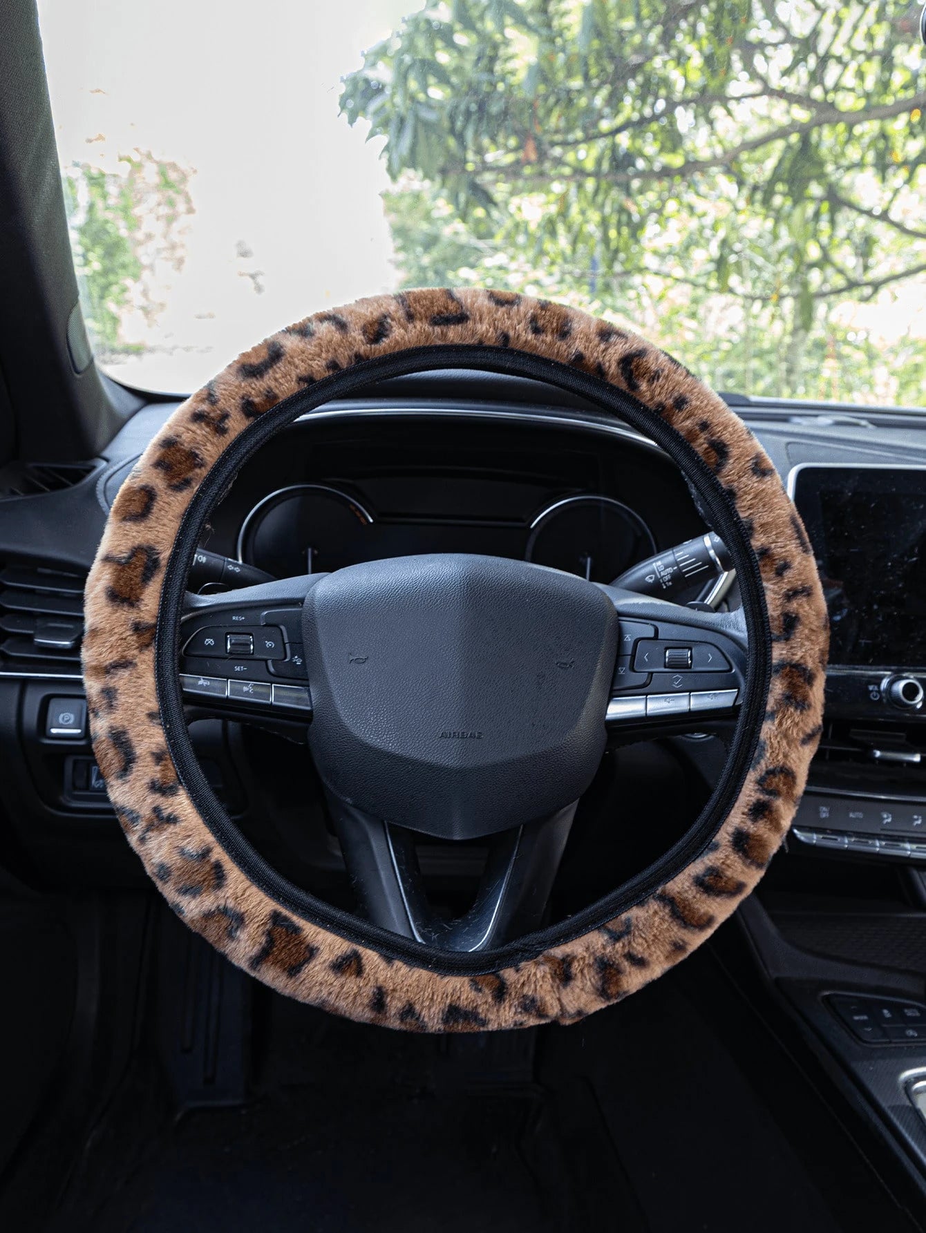 38cm Leopard Print Plush Steering Wheel Cover, Universal Anti-Slip Warm Plush Car Interior Accessory Fit For Most Sedans And SUVs