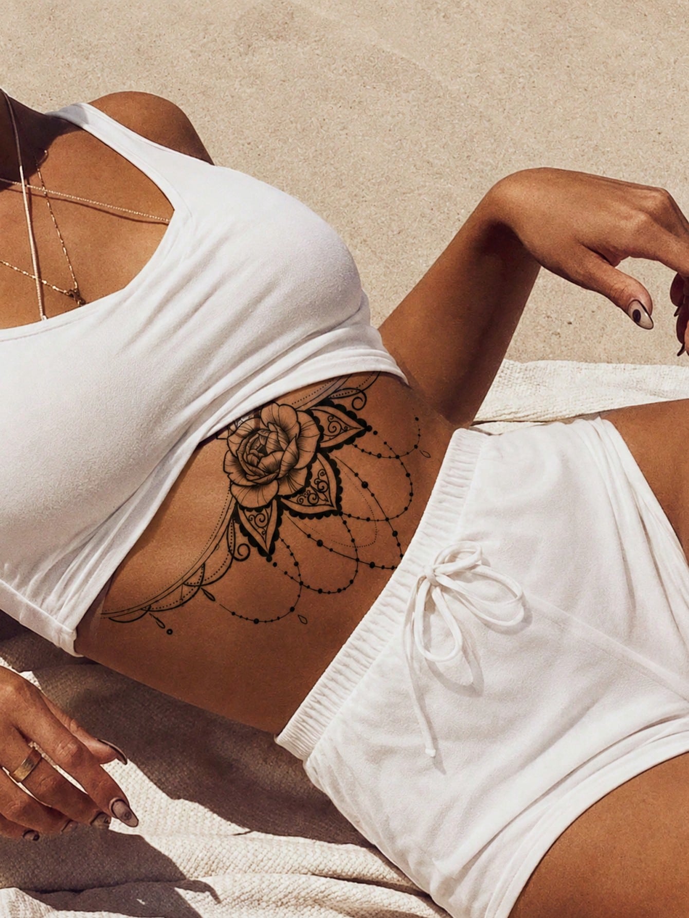 4pcs Women's Underbust & Thigh Temporary Tattoo Stickers, Black Floral Jewelry Lace Totem Pattern, Waterproof Fake Tattoos, Lasts 2-5 Days, Covers Scars, Suitable For Arms, Wrists, Shoulders, Legs, Ch
