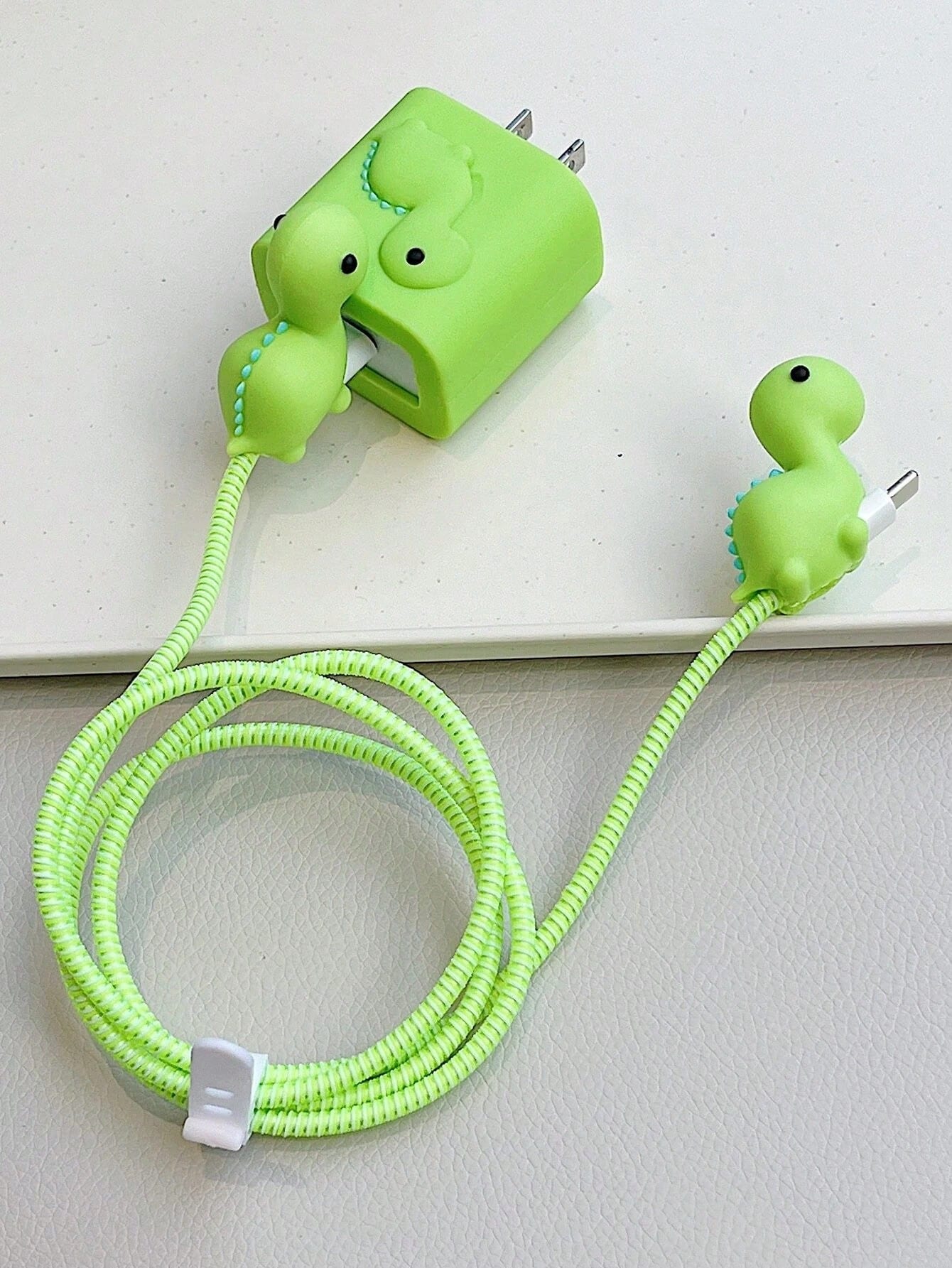 5pcs/Set Cute Green Dinosaur Cartoon Data Cable Kit, Including 1.5m Laser Winding Organizer, Fixture And TPU Charger Head Protector To Prevent Cable Breakage. Compatible With IPhone 12/13/14 20W Fast