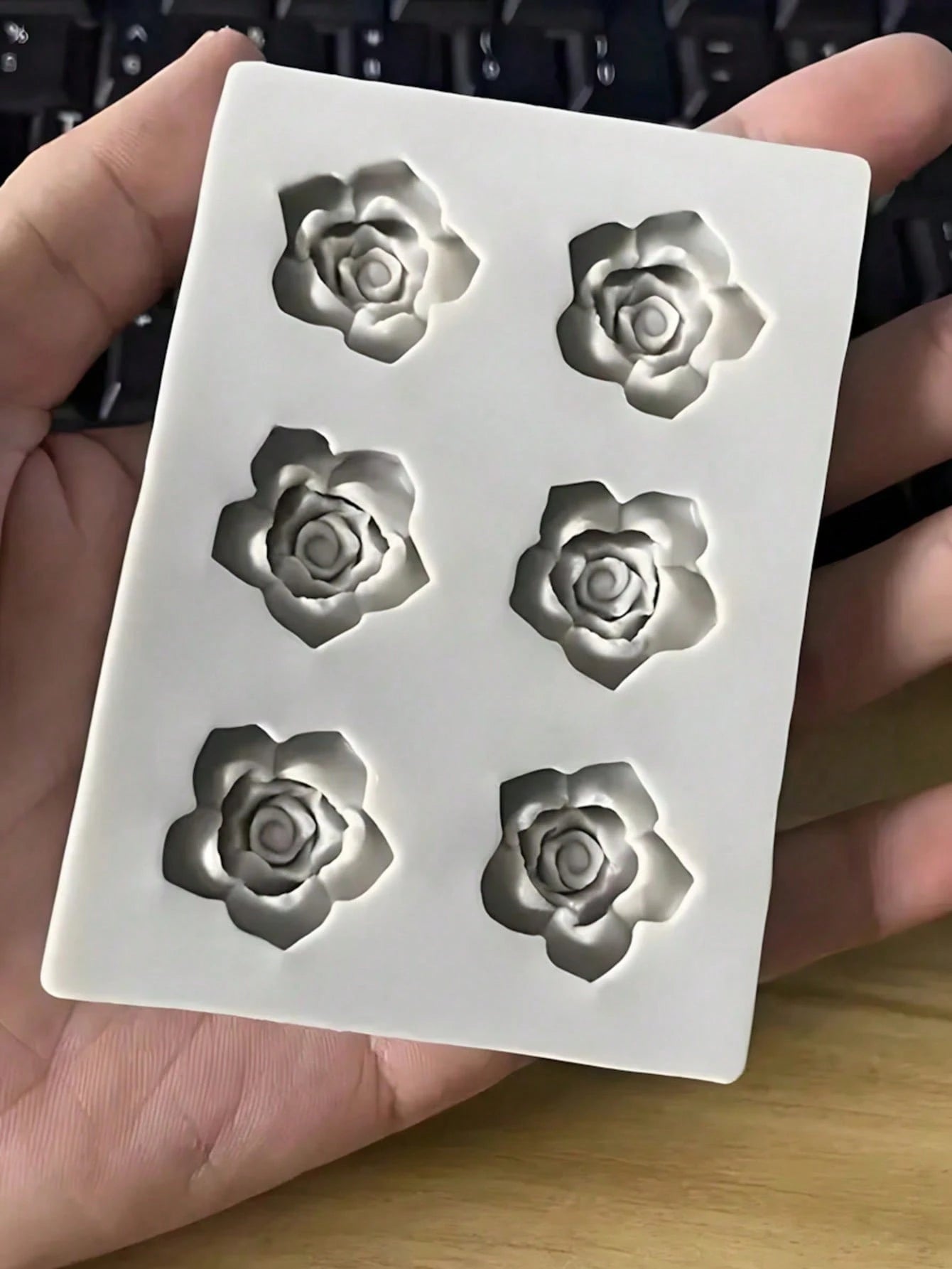 6-Cavity Rose Shaped 3D Silicone Mold- Flower Design Mold For Candle Making, Soap Making, Wax Melts, Resin Crafts And DIY Projects| Reusable Non-Stick Silicone Molding Tool, Suitable For Craft Enthu