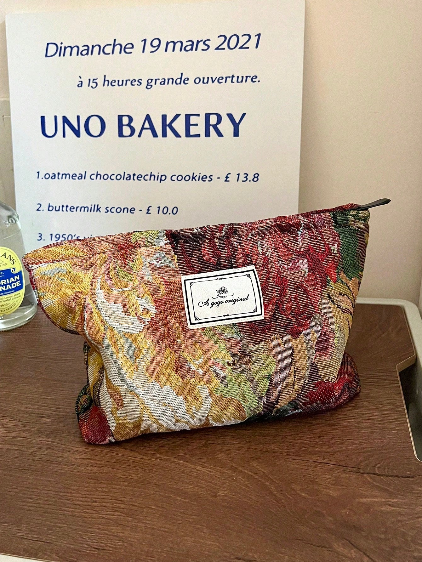 AGG Oil Painting Style Red Large Women's Makeup Bag, Inner Bag, Portable Travel Toiletry Bag, Handbag, Multi-Functional Skincare Storage Bag, Women's Sanitary Pad Storage Bag, Gift For Mom And Girlfri