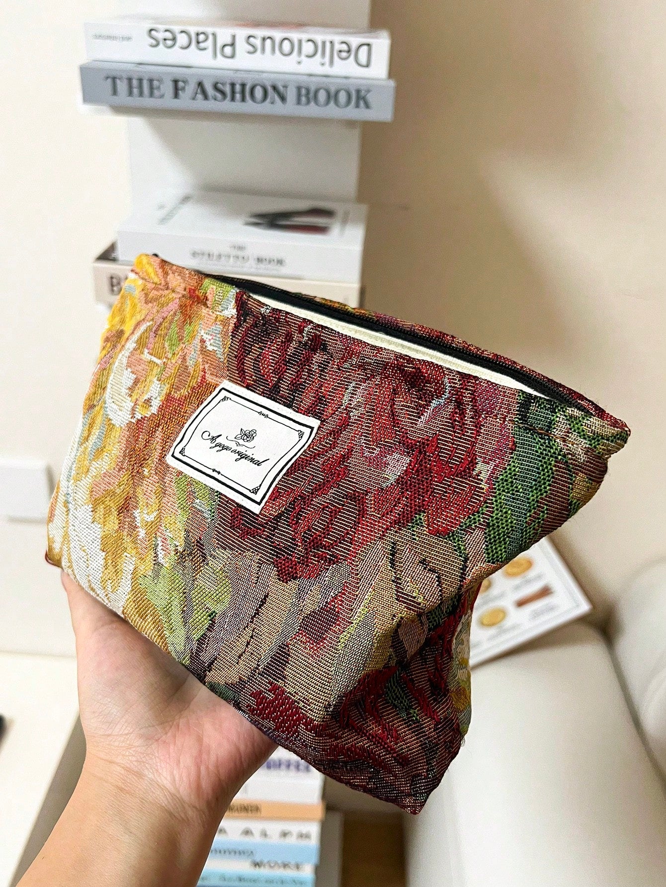 AGG Oil Painting Style Red Large Women's Makeup Bag, Inner Bag, Portable Travel Toiletry Bag, Handbag, Multi-Functional Skincare Storage Bag, Women's Sanitary Pad Storage Bag, Gift For Mom And Girlfri