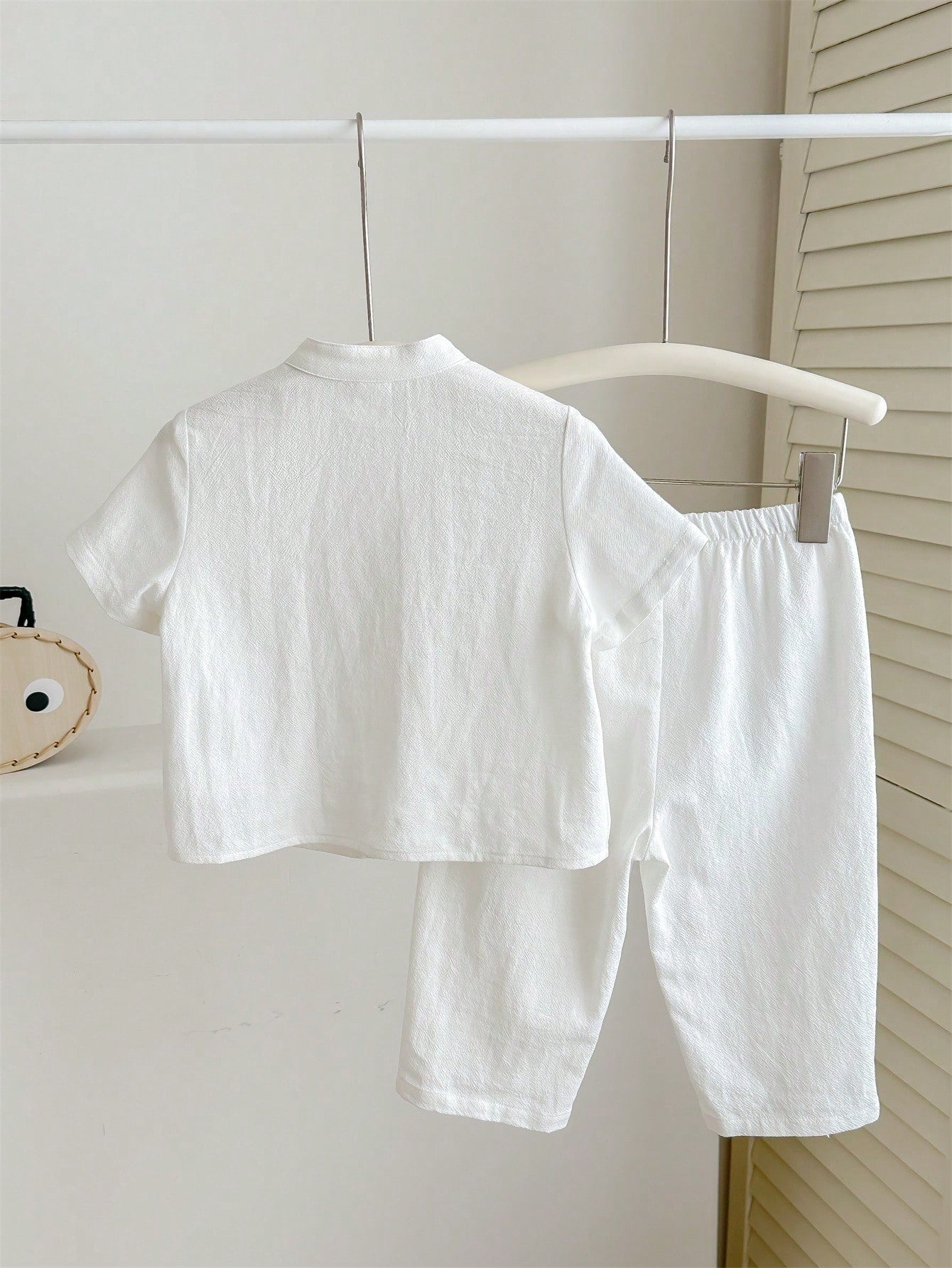 Baby Boy/Girl 2Pcs White Summer Casual Vacation Set,Loose Stand Collar Plain Short Sleeve Shirt & Pants Outfit,Suitable For Spring,Autumn Outings