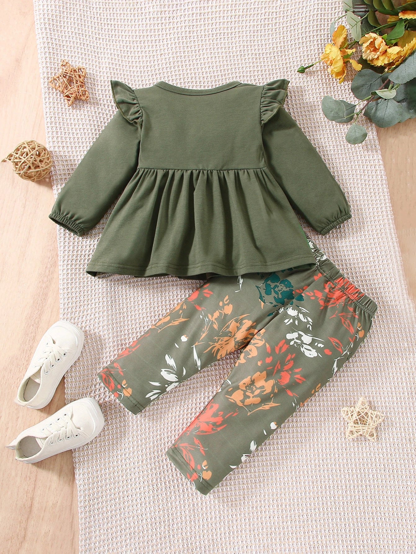 Baby Girl Ruffle Trim Peplum Top & Floral Print Pants