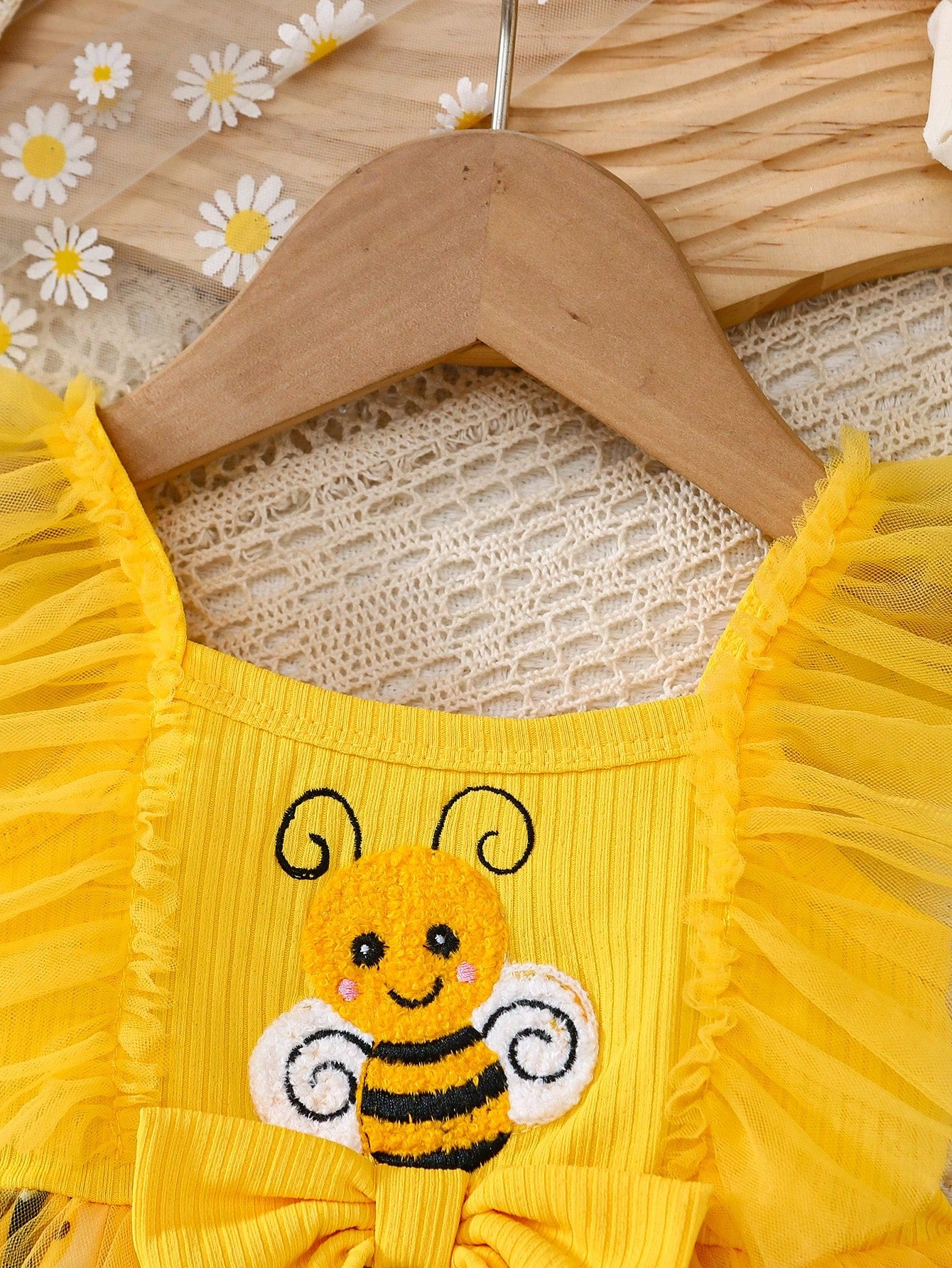 Baby Girls' Summer Cute Cartoon Boat Neck 3D Bee Applique Sunflower Fluffy Mesh Dress
