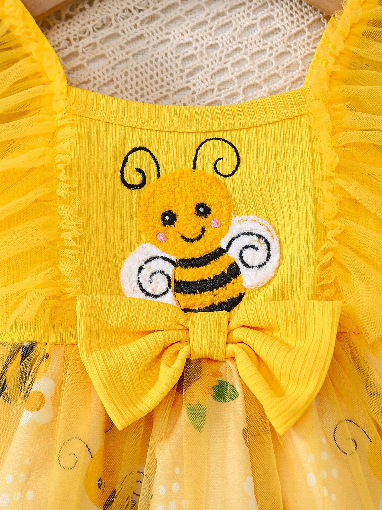 Baby Girls' Summer Cute Cartoon Boat Neck 3D Bee Applique Sunflower Fluffy Mesh Dress