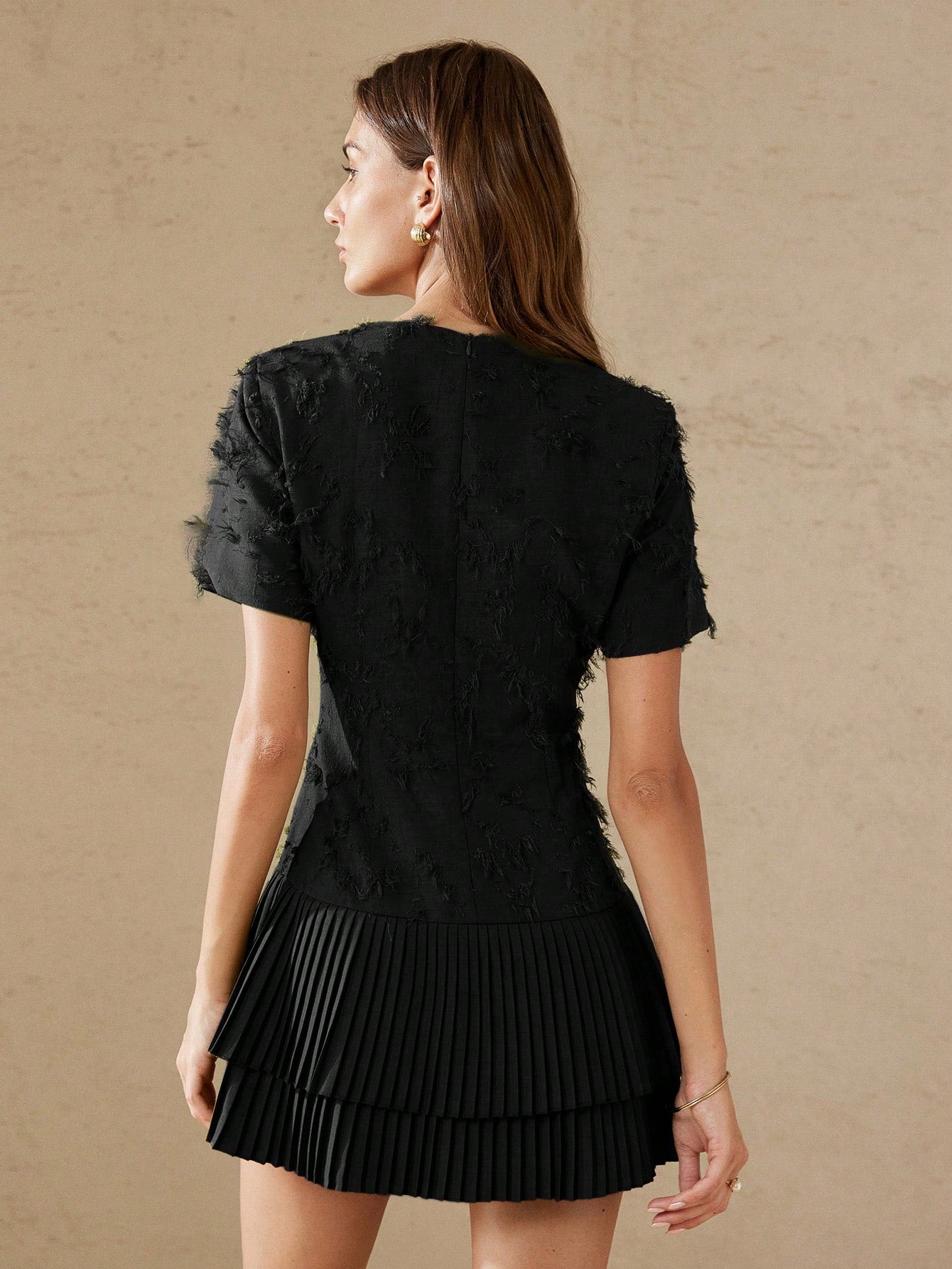 BELROSIE Olive Green Textured Fringe Fabric Round Neck Short Sleeve Waist Cinched Layered Ruffle Hem Elegant Versatile Women Dress
