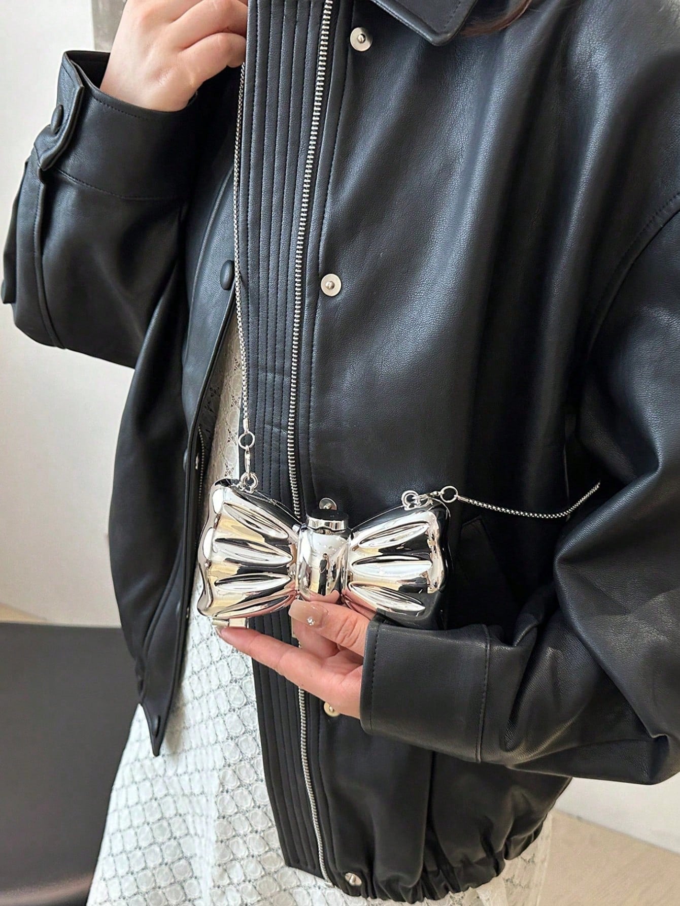 Bow-Shaped Mini Evening Bag Women's Fashionable Chain Lipstick Bag Shoulder/Crossbody Bag & Coin Purse Suitable For Party And Date Gold Earphone Case Women's Decorative Accessory Bag