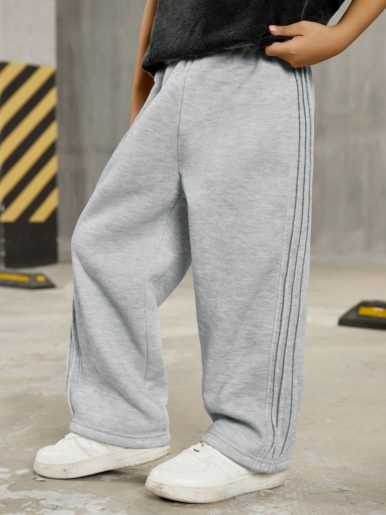 Bubblio 1-Pack Young Boys Casual College Fashionable Loose Pleated Sweatpants,Comfortable Thick Trousers For School,Daily,Sports,Spring,Summer,Autumn,Winter