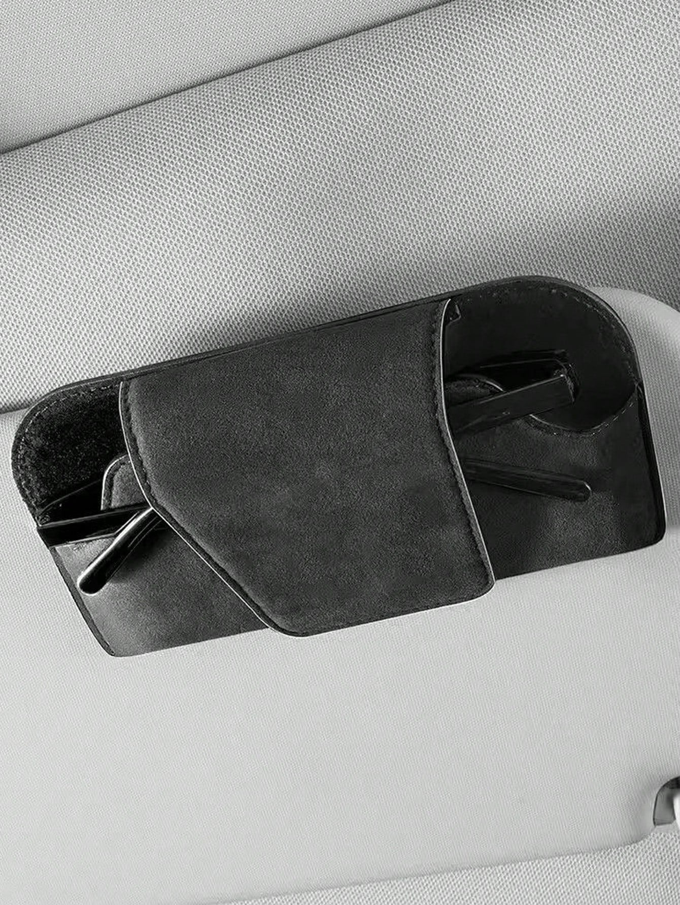 Car Sun Visor Glasses Holder, Suede-Like Microfiber Fashion Glasses Clip, Flip Cover Design, One-Hand Operation, Fits Most Car Sun Visors, Anti-Scratch Glasses Storage Organizer Box, Car Glasses Case