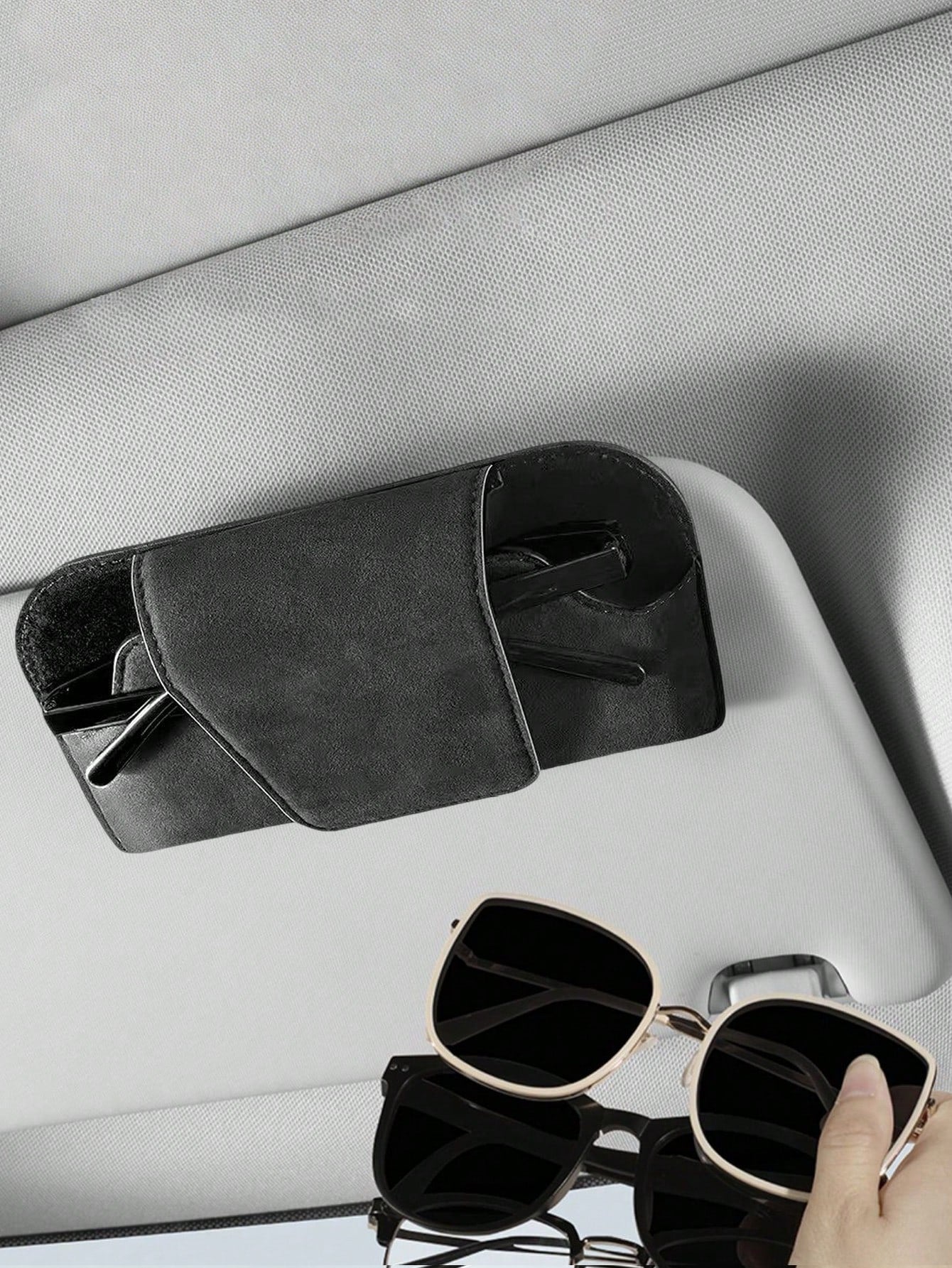 Car Sun Visor Glasses Holder, Suede-Like Microfiber Fashion Glasses Clip, Flip Cover Design, One-Hand Operation, Fits Most Car Sun Visors, Anti-Scratch Glasses Storage Organizer Box, Car Glasses Case