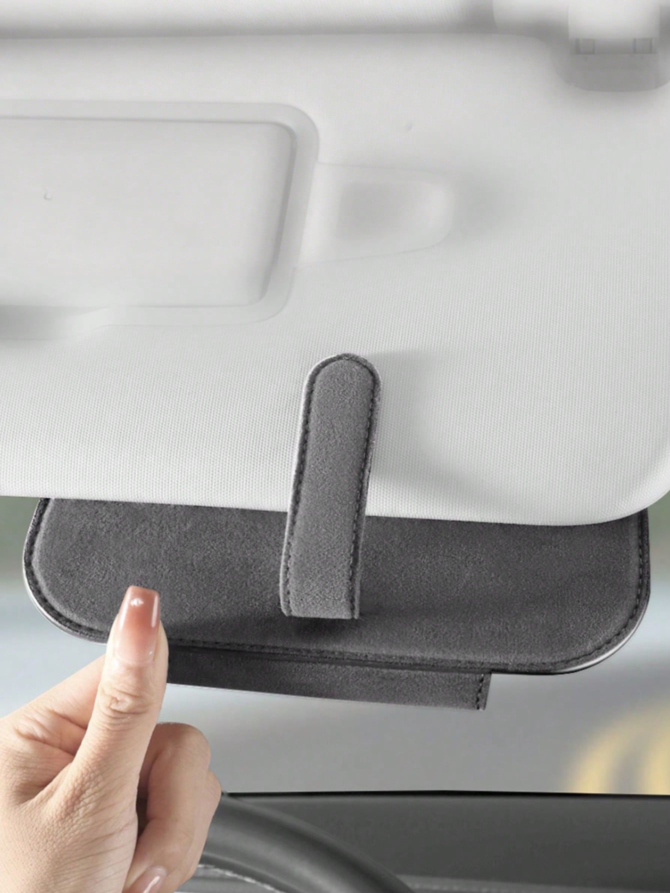 Car Sun Visor Glasses Holder, Suede-Like Microfiber Fashion Glasses Clip, Flip Cover Design, One-Hand Operation, Fits Most Car Sun Visors, Anti-Scratch Glasses Storage Organizer Box, Car Glasses Case