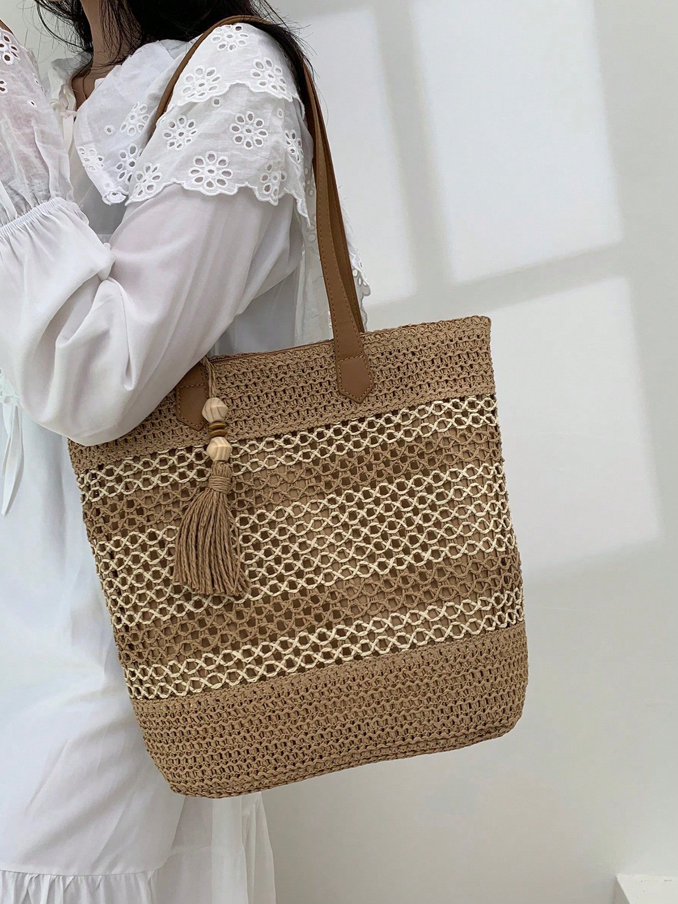 Colorblock Tote Bag For Beach Holiday With Tassel Pendant Included, Perfect For Beach Vacation, Travel, Shopping, And Vacation Essentials,Fringe Bag