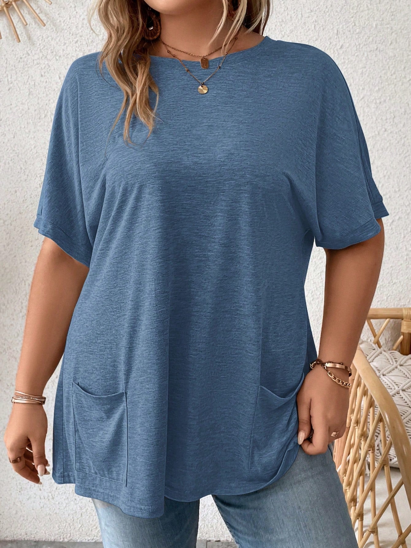 Comfylo Plus Batwing Sleeve Pocket Patched Tee