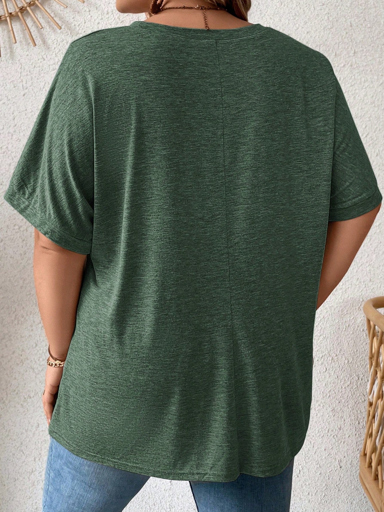 Comfylo Plus Batwing Sleeve Pocket Patched Tee