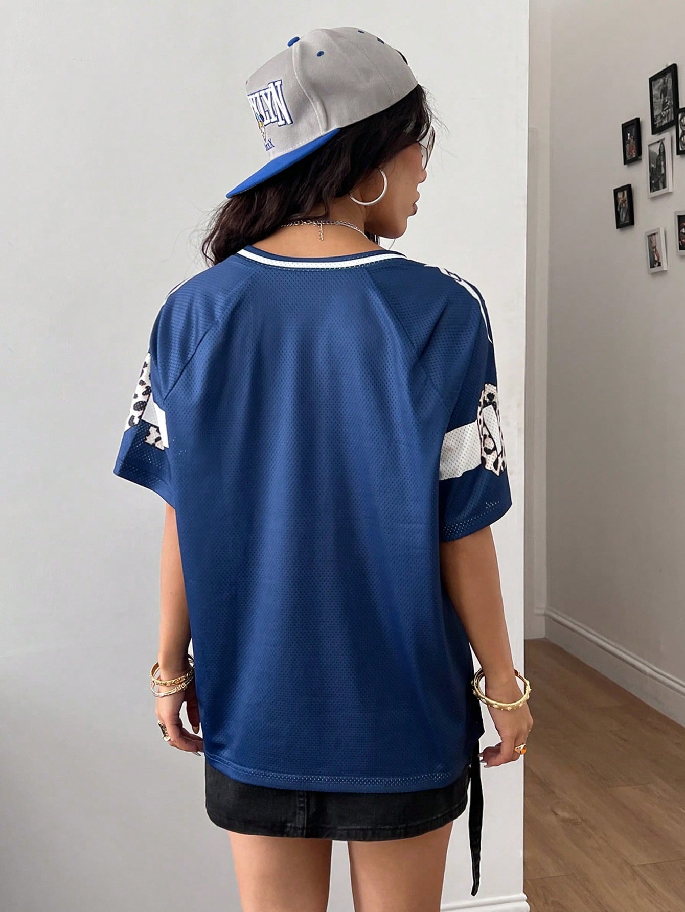 Coolane Women's Spring Summer Streetwear Y2K Leopard Print Number Graphic Football Jersey V-Neck Jersey T-Shirt