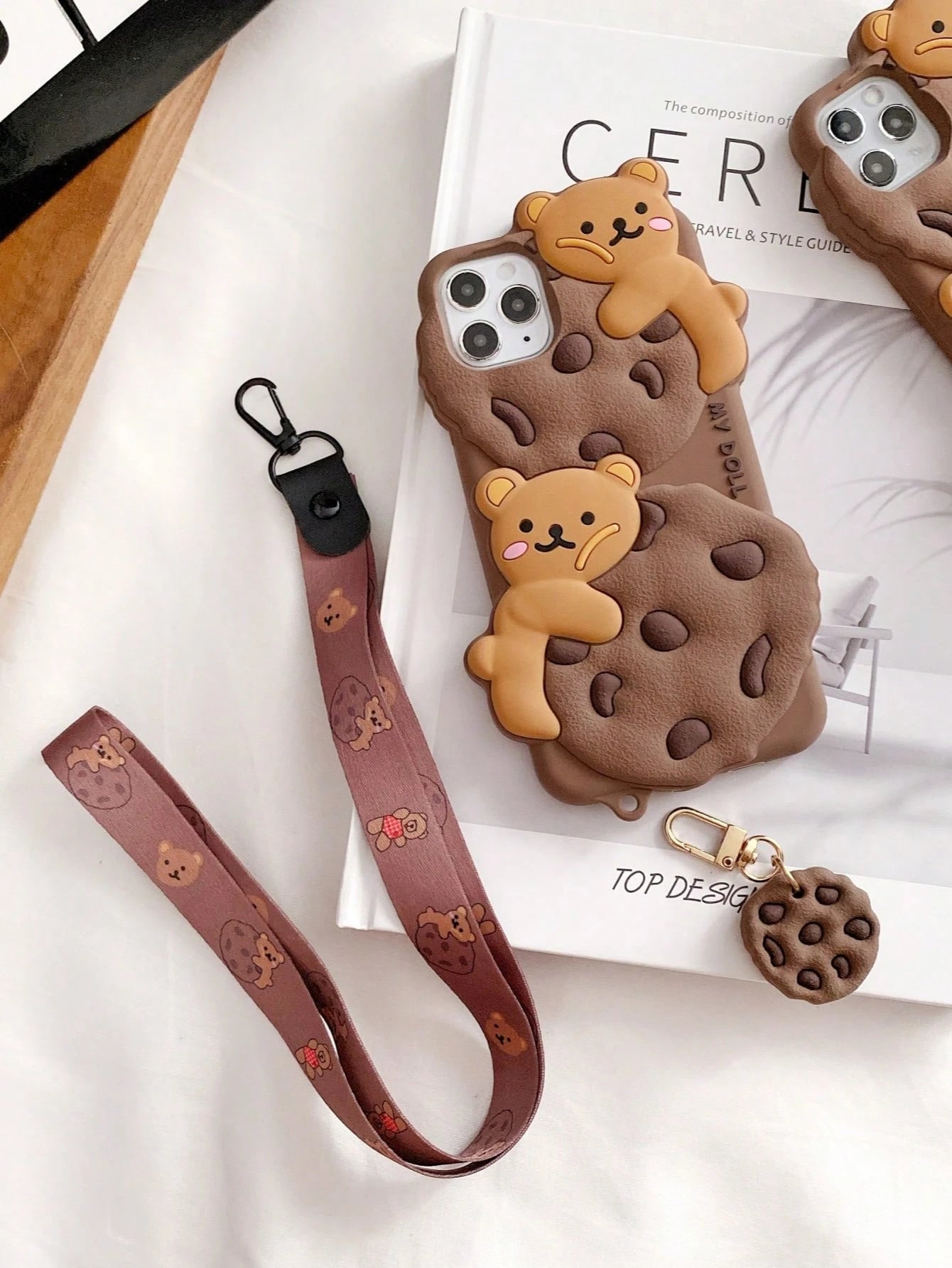 Cute 3D Teddy Bear Element Novelty Case Cartoon Cookie Teddy Bear With Lanyard Holder, Stripe Clothe Teddy, Teddy Bow, Birthday Hat, Tulip Teddy Phone Case Compatible With APPLE 13/14/11/12/16/15 Pro