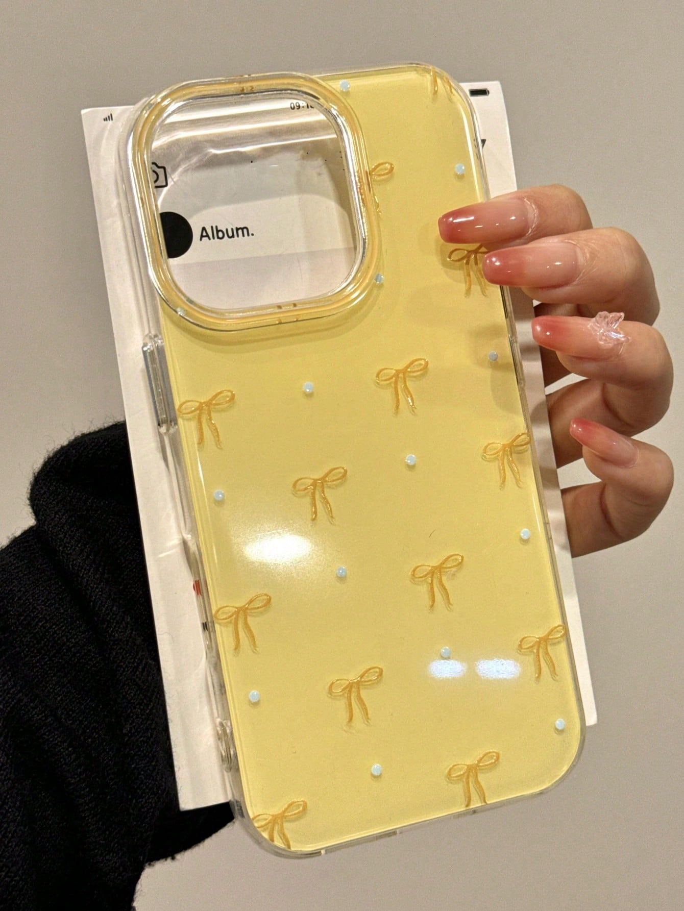 Cute Minimalist Pink Bow Element Fashion Shockproof Soft Protective Yellow Bow Polka Dot Pattern Phone Case Compatible With IPhone 17 Pro Max, 17 Pro, 17 Air, 17, 16, 15, 14, 13, 12, 11 Pro Max Plus B