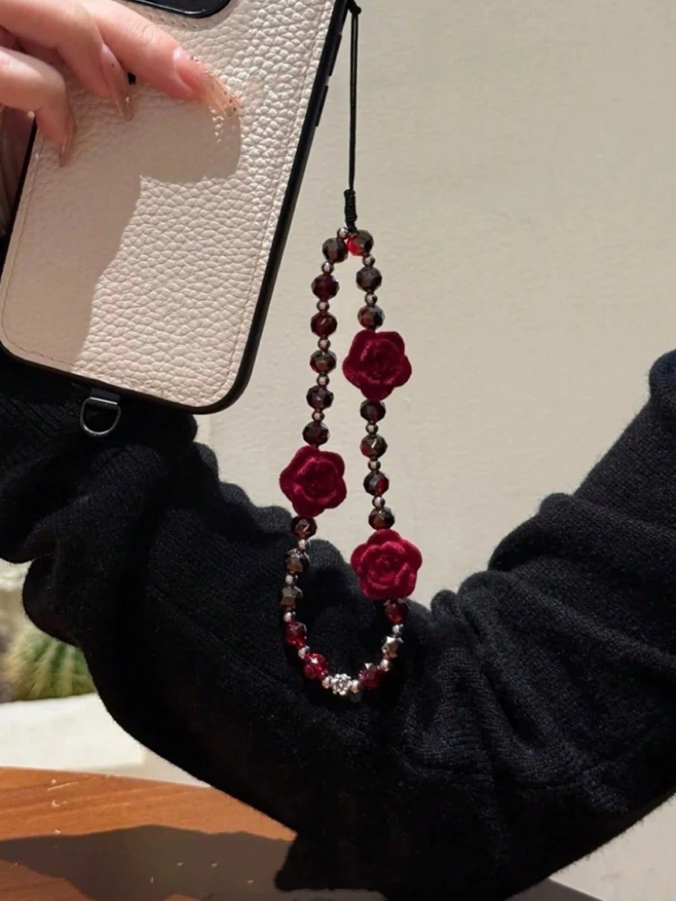 Dark Rose Gothic Beaded Keychain, Fashionable Niche Mobile Phone Chain Bag Pendant Gifts For Mother, Family, Friends, Birthday, Holiday Phone Charm