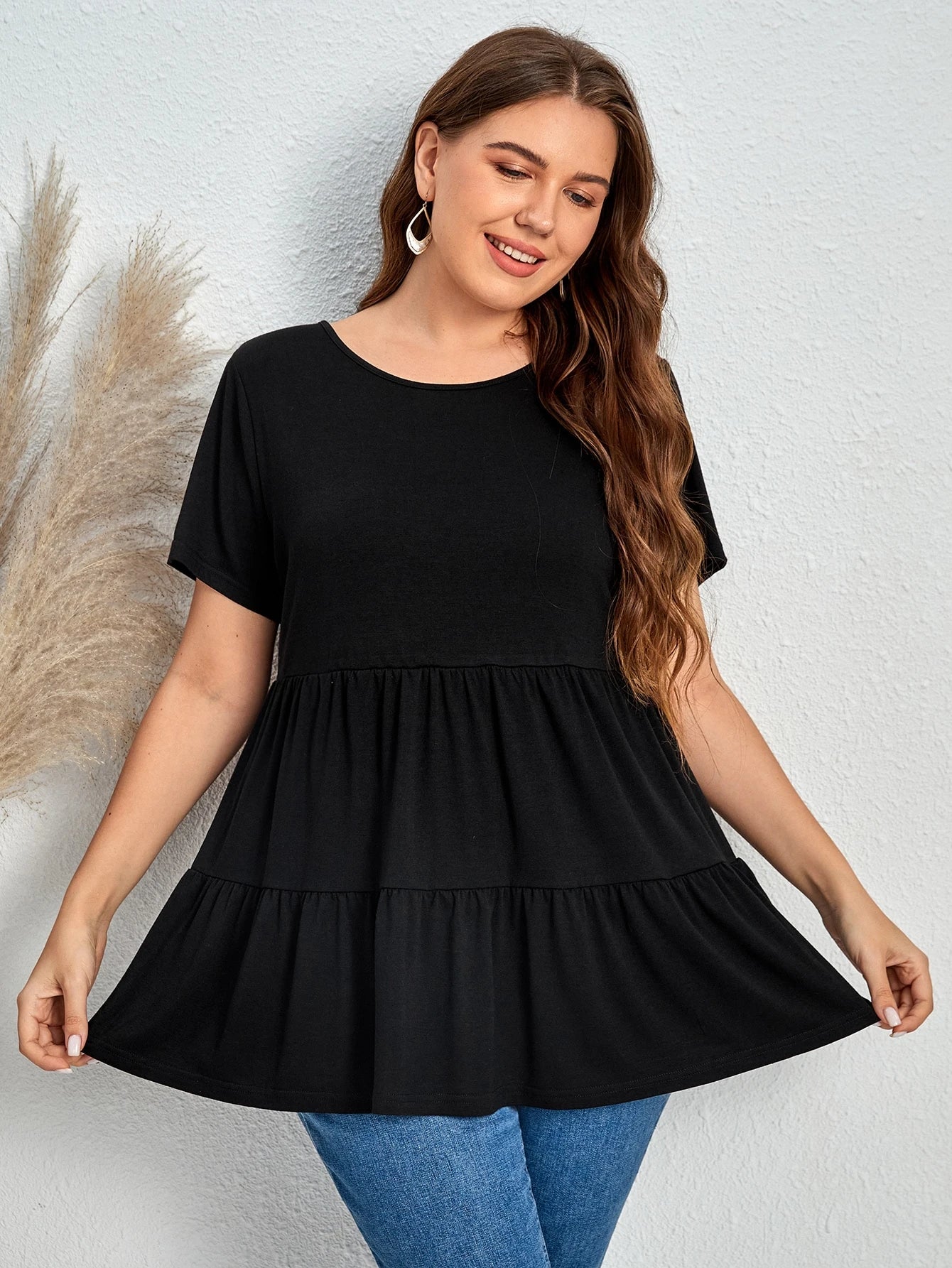 EMERY ROSE Plus Solid Ruffle Hem Peplum Tee