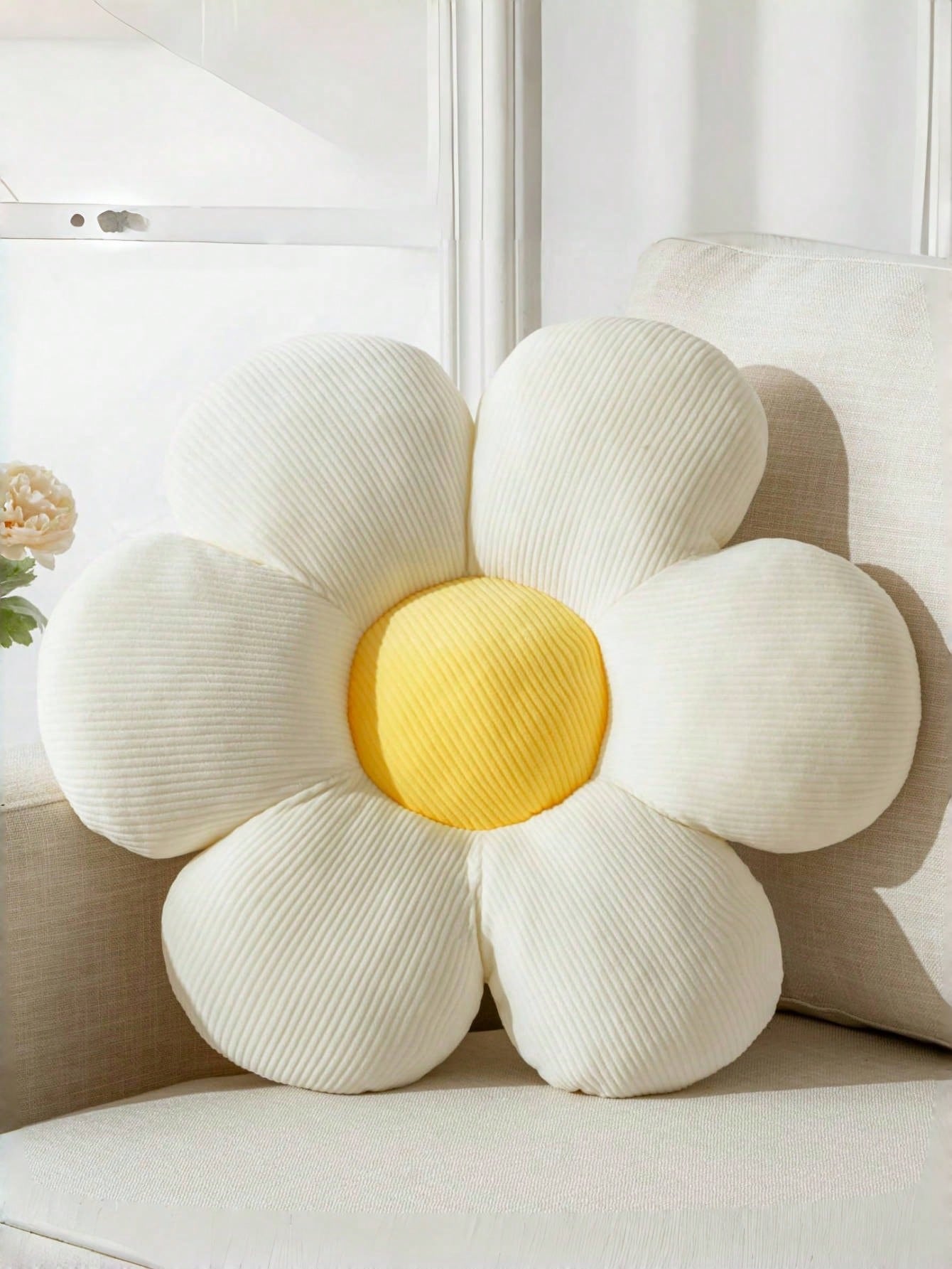 Flower Shaped Throw Pillow, 6-Petals Floral Design Soft & Comfortable Decorative Cushion, Suitable For Home Decor And Outdoor Travel In Spring/Summer