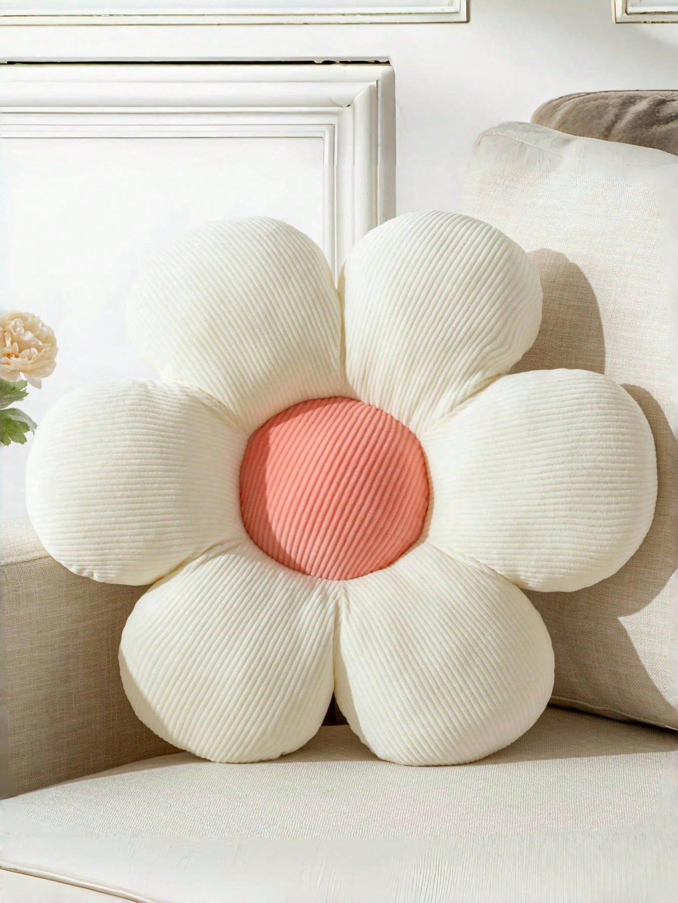 Flower Shaped Throw Pillow, 6-Petals Floral Design Soft & Comfortable Decorative Cushion, Suitable For Home Decor And Outdoor Travel In Spring/Summer