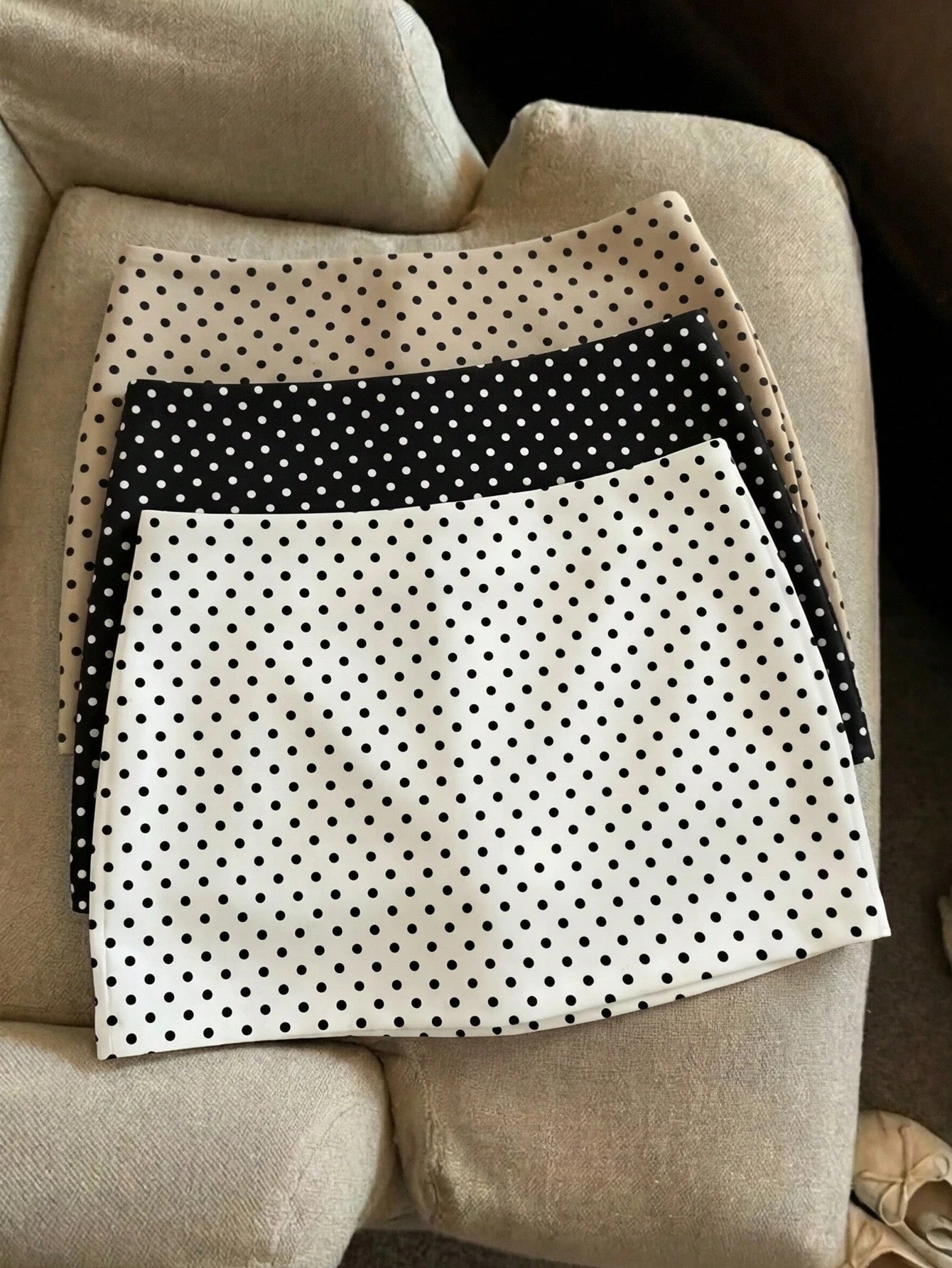 Franclia Women's White Fabric Short Skort With Asymmetrical Polka Dot Design Perfect For Parties