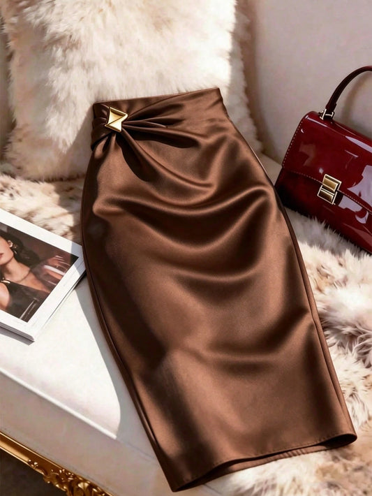 GlowEve Women's Smooth Satin Fitted Pencil Skirt, Satin Glossy Fabric, Waist Metal Buckle Decoration Daily Elegant Skirt, Summer Elegant Skirt, Graduation Season, Fashion Casual Commuter Wear, Busines