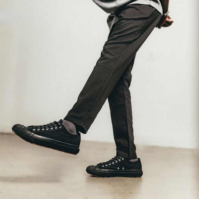 Grounder Low-Top Black/Gum