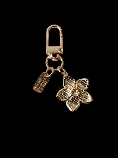 HAILIAN 1pc Metal Sakura Flower Keychain, Lightweight And Graceful Sakura Design With Tag Accessory, Suitable For Bag, Car Keys, Couple & Holiday Gifts
