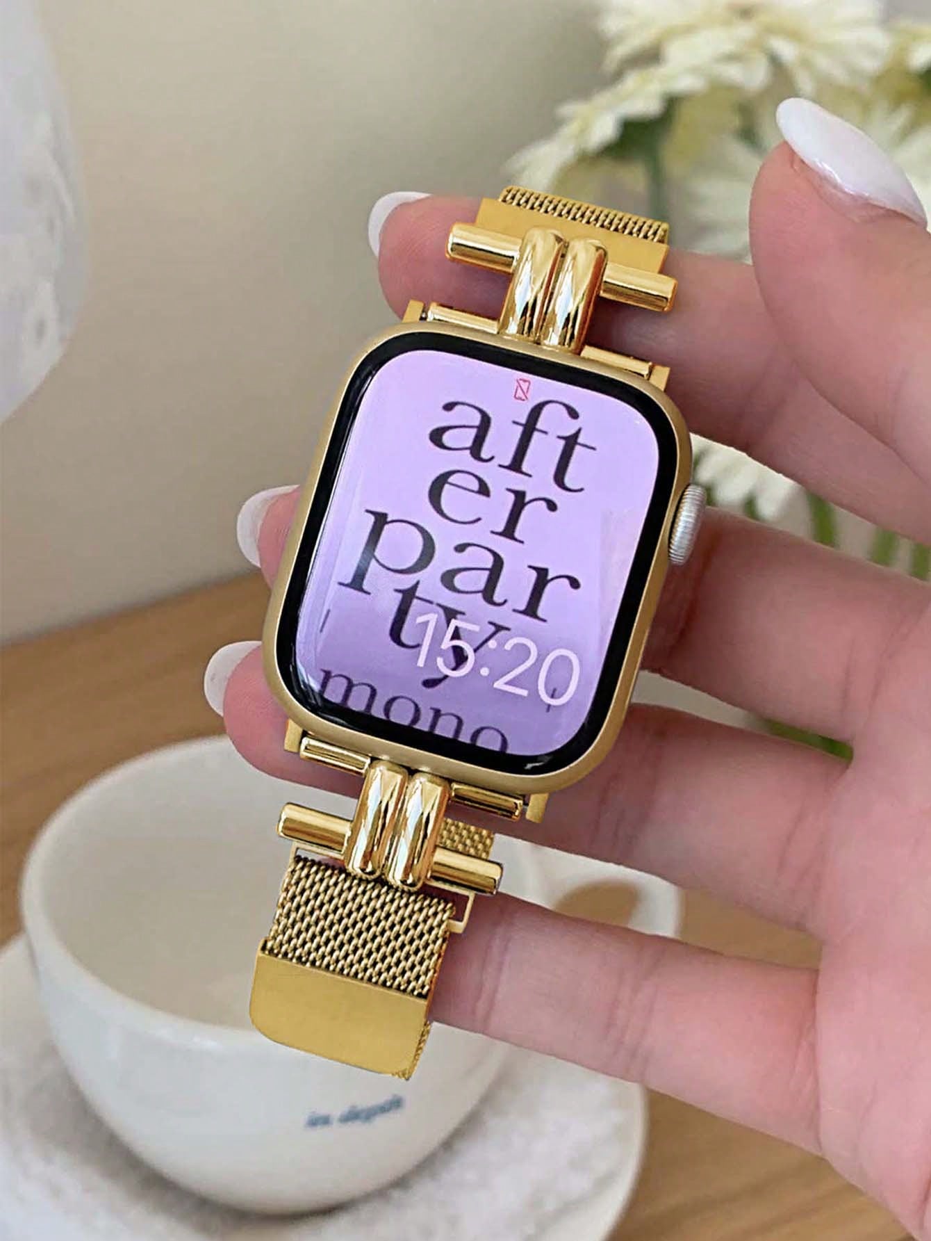 Huastonband 1pc Fashion Stainless Steel Metal Gold Color Band Compatible With Apple Watch Band, Watch SE S11 S10 S9 S8 S7 S6 S5 S4 S3 S2 S1, Premium Magnetic Adjustable Band, 38mm 40mm 41mm 42mm 44mm