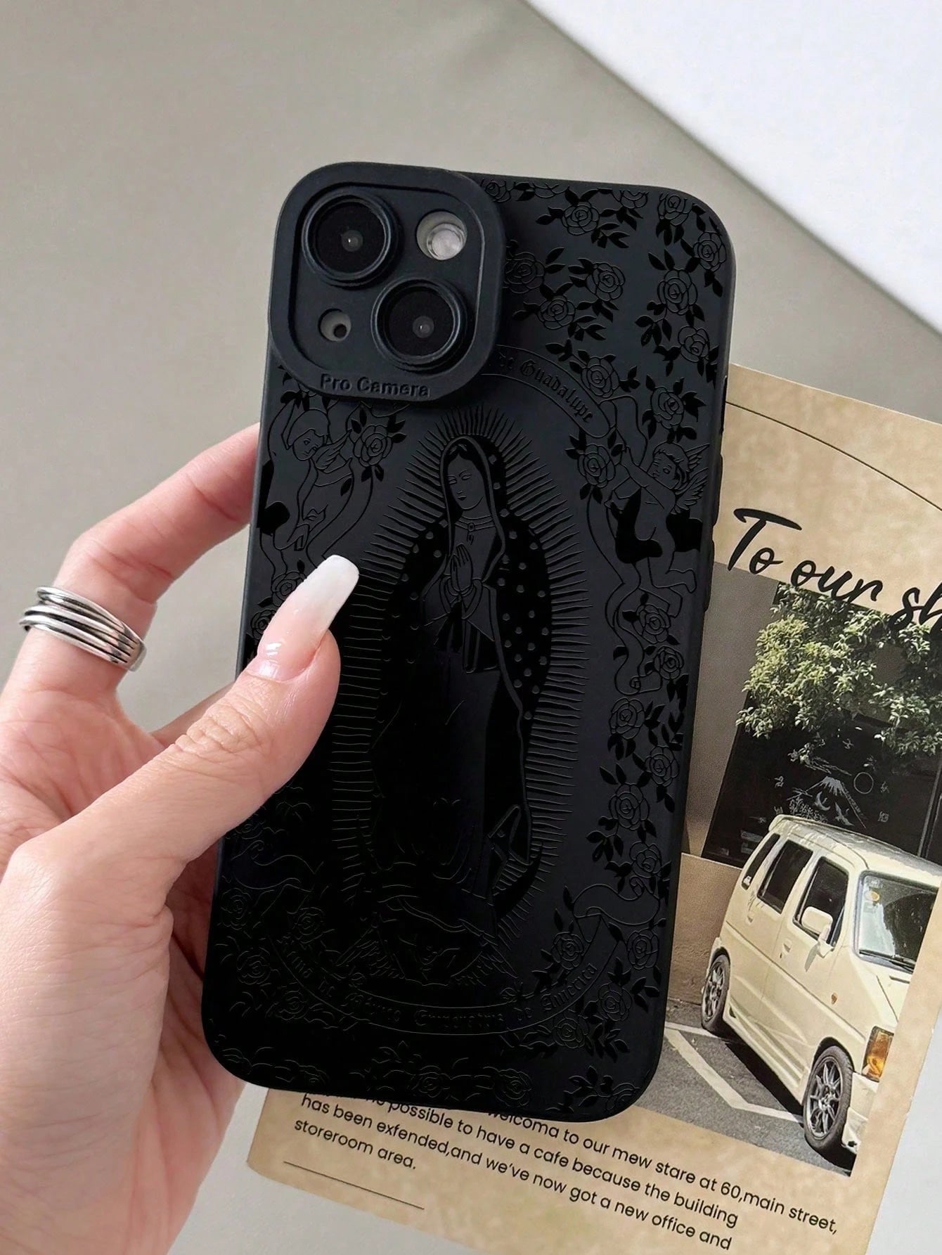 Jesus 1pc Minimalist Rose Virgin Mary Pattern Black Cat Eye Full Coverage IPhone Case Compatible With IPhone 17, 17 Pro, 17 Pro Max, 17 Air,11, 11 Pro, 11 Pro Max, 12, 12 Pro, 12 Pro Max, 13, 13 Pro