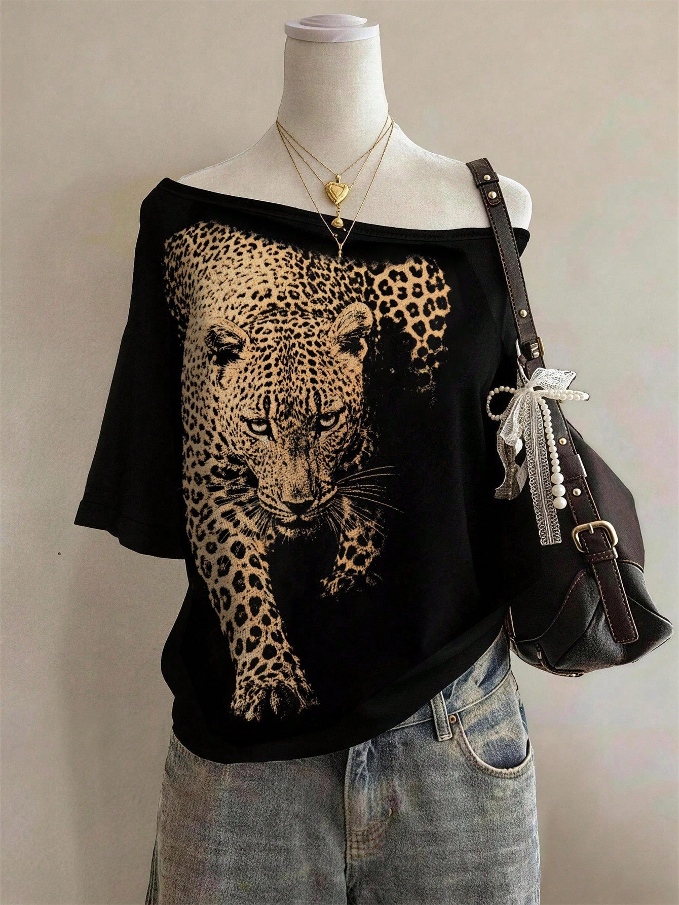 Lalippa Leopard Print Graphic Minimalist Round Neck T-Shirt, Gift For Friends